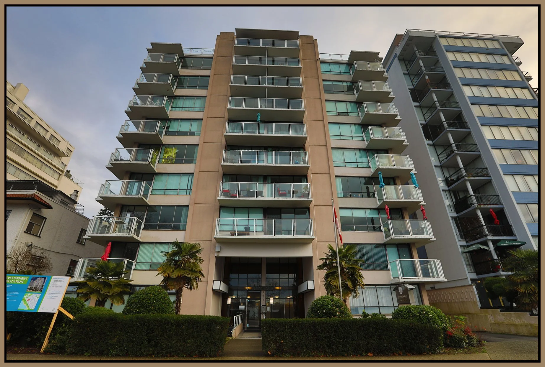 2061 Beach Ave_Dec 31_2024_HDR_4J5275_4x6s.jpg
