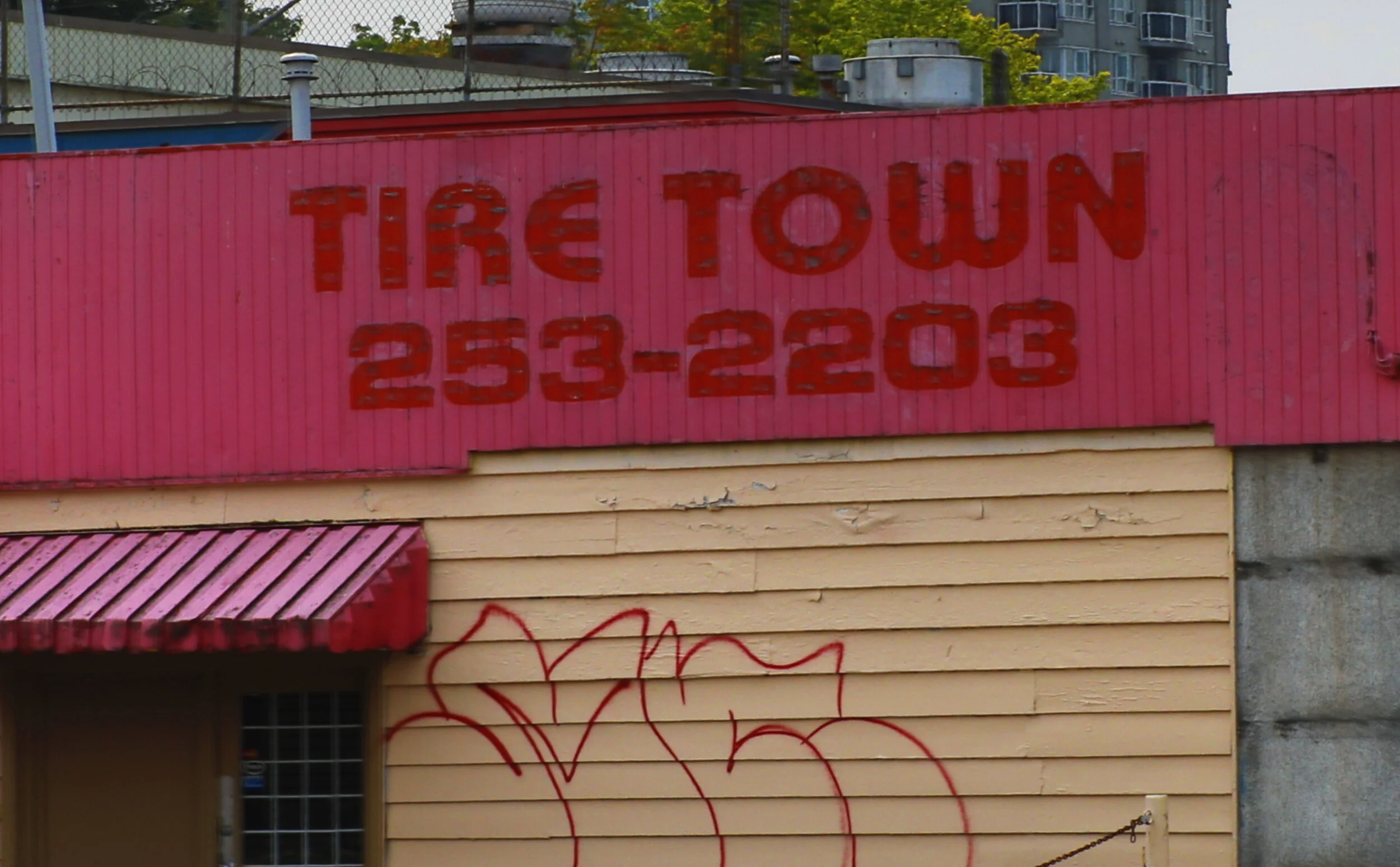 Tire Town on E Hastings Sign_Aug 1_2021_HDR_4G1589_1.jpg