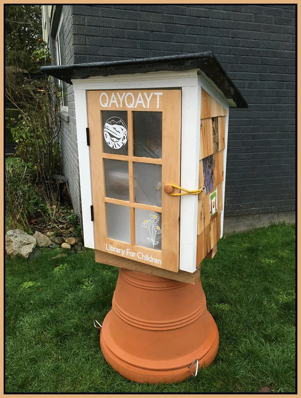 Mini library_Dec 2025_iPhone_4x5s.jpg