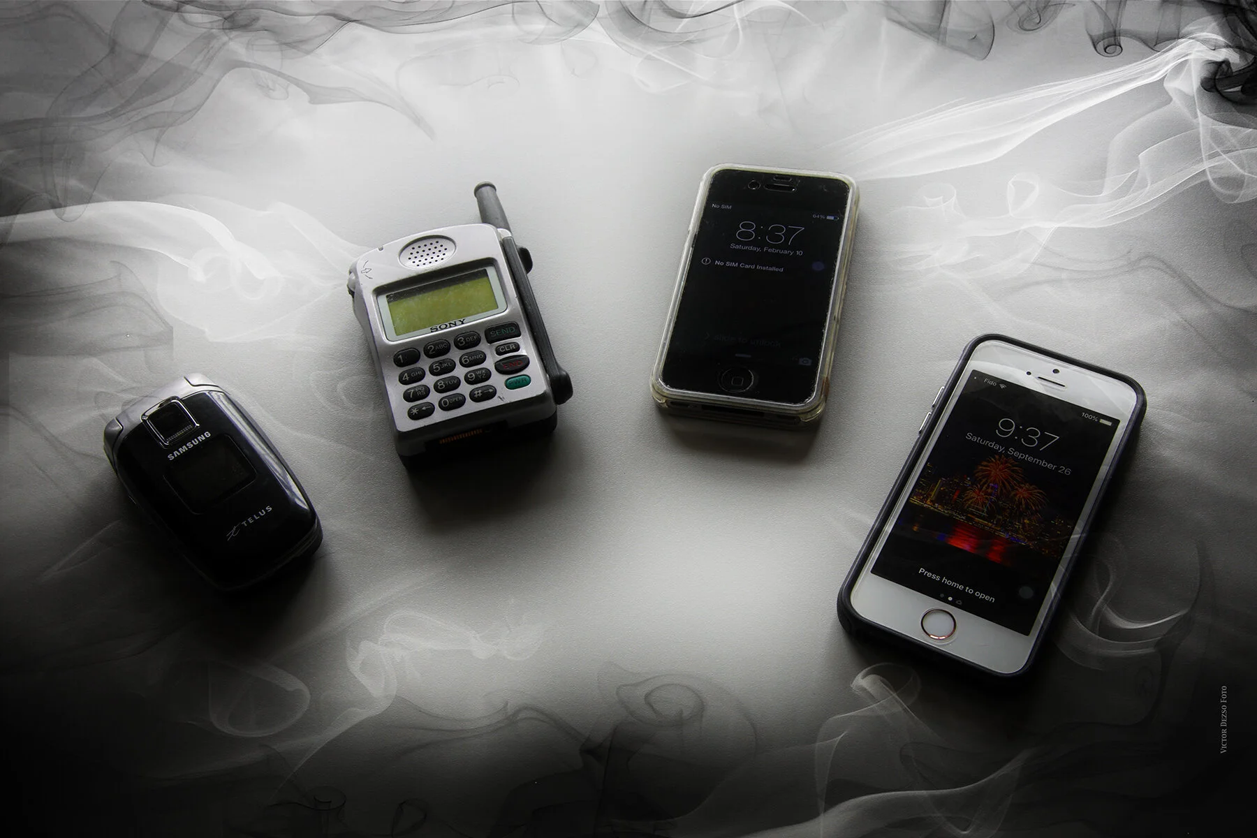 Cell Phones_Sep 26_2020_HDR_4G4763_peSftBlur_MagicVig_4x6.jpg