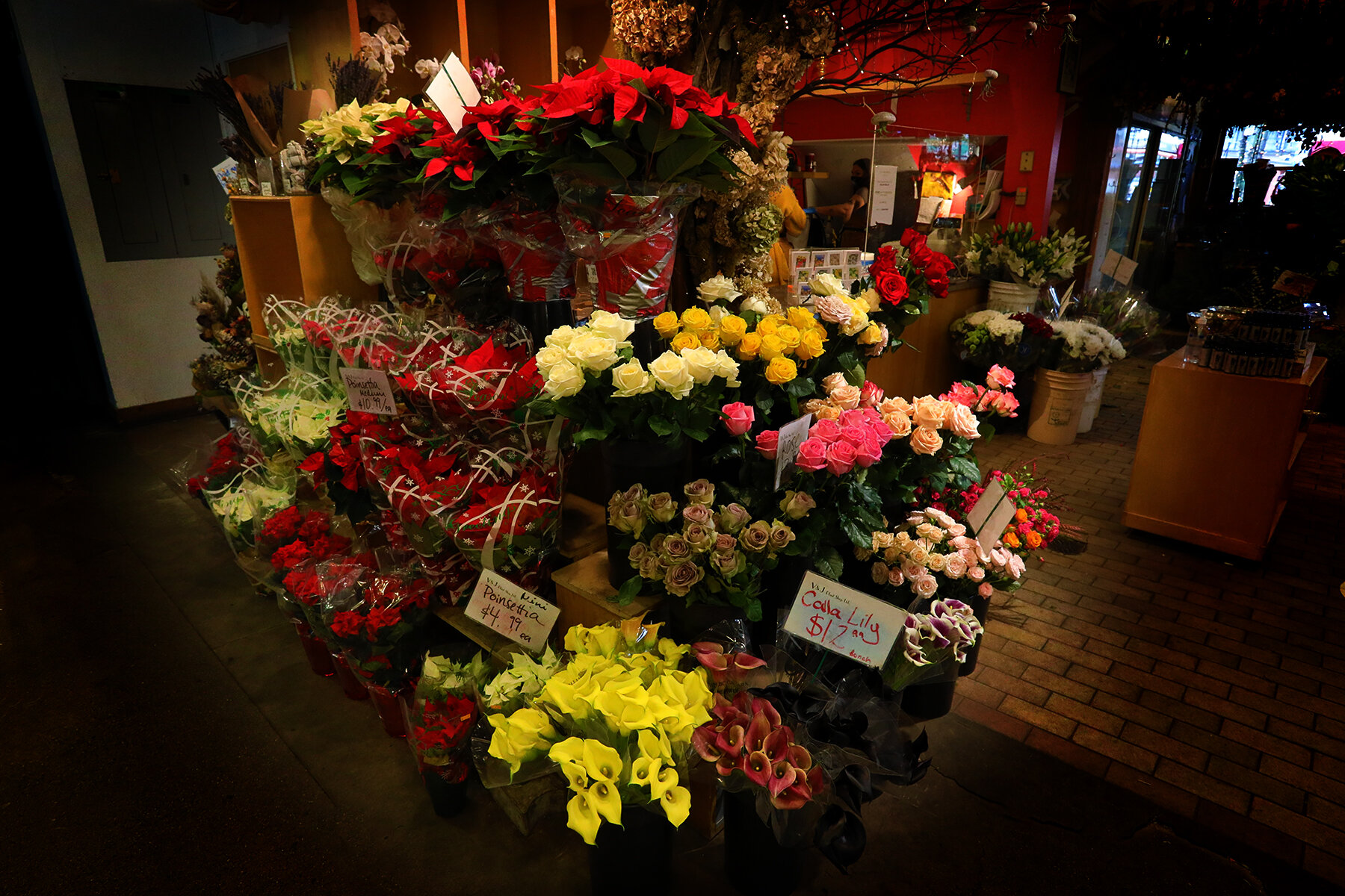 Gr Island Mkt Flowers_Nov 29_2020_HDR_4G7812_4x6_1.jpg