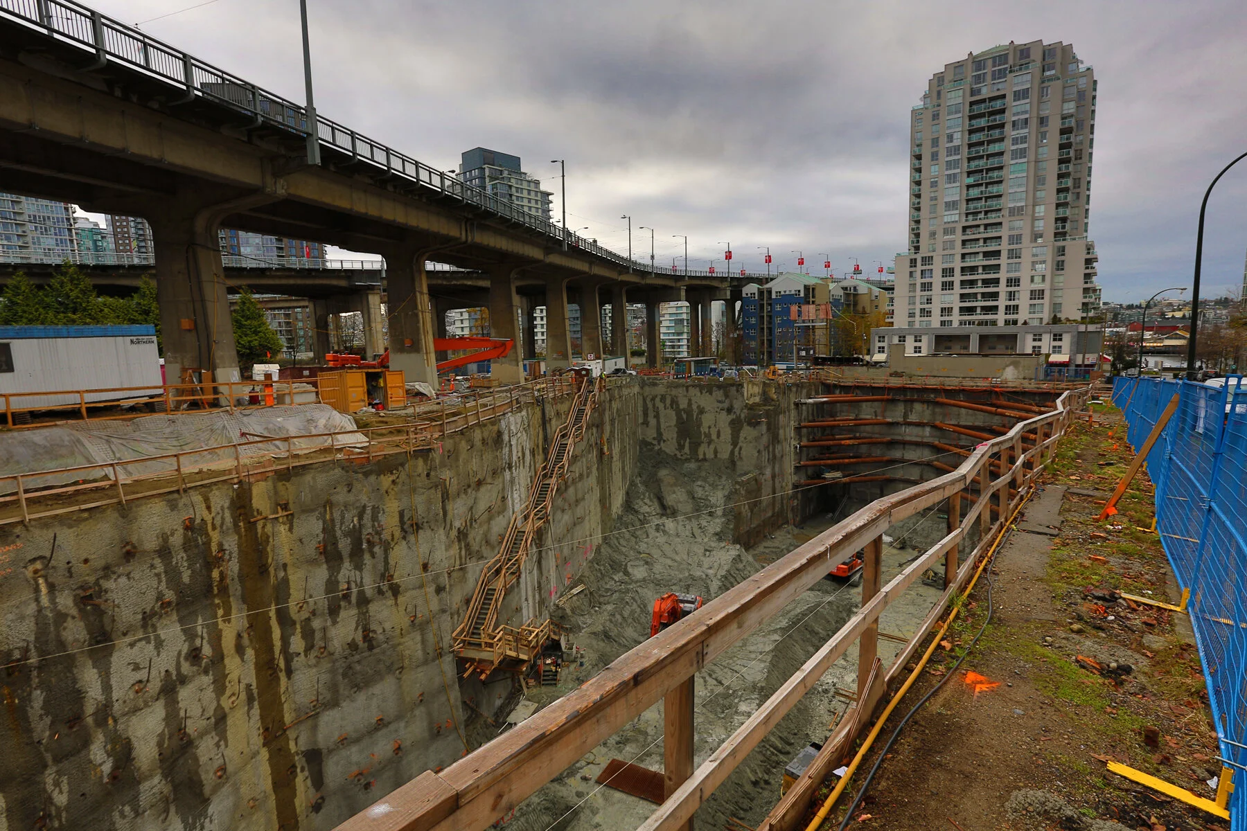 Vancouver House Const_Dec 1_2015_HDR_H7573_4x6.jpg