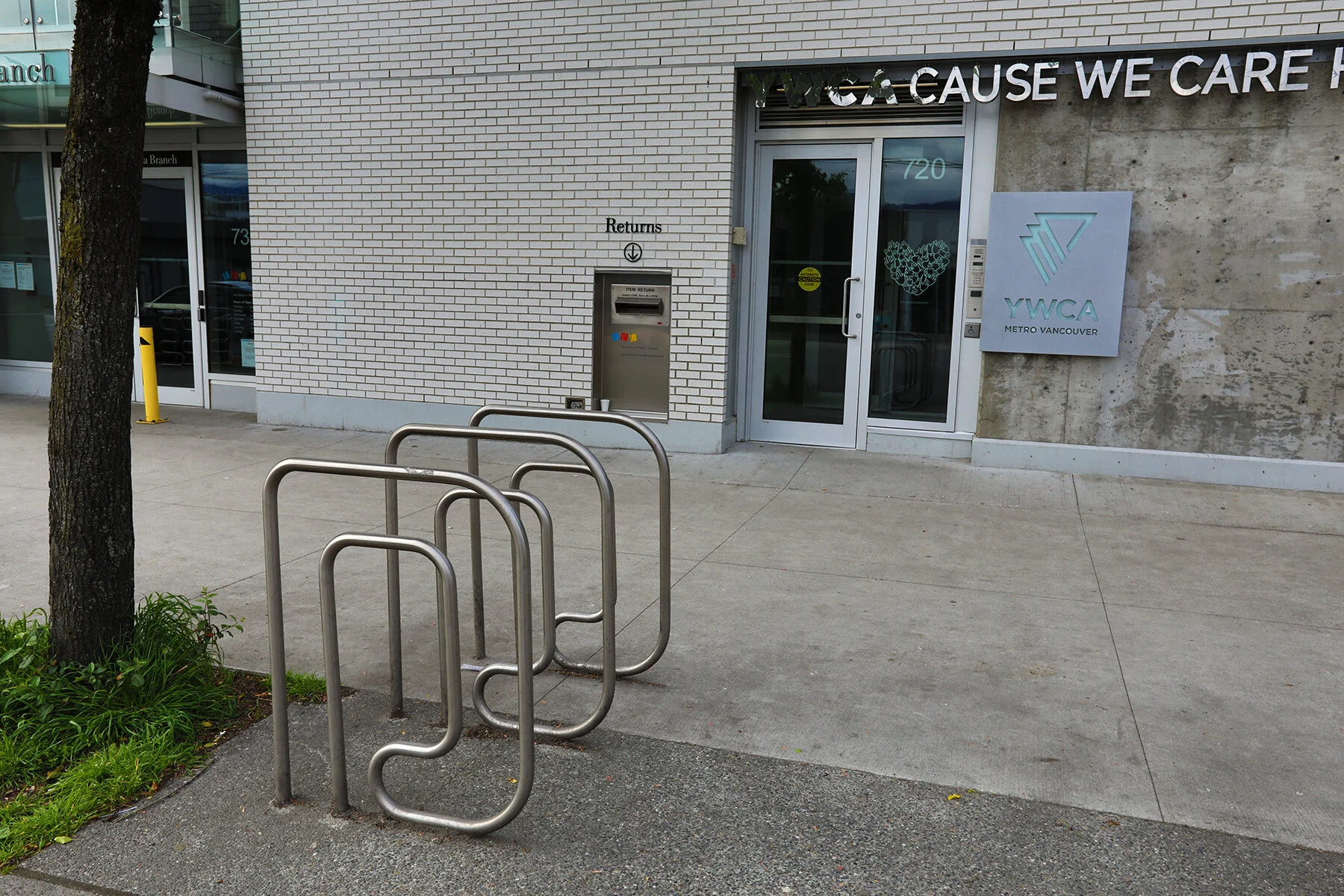 Bike Rack on E Hastings_May 18_2019_HDR_E2005_4x6.jpg