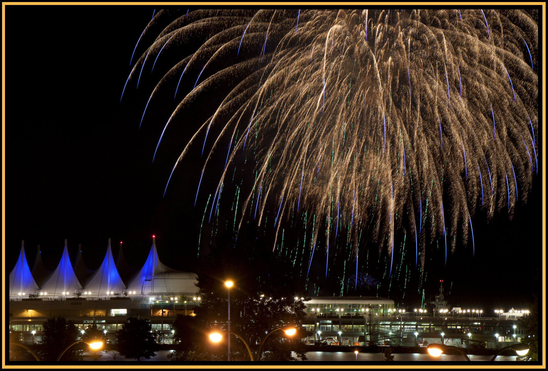 Fireworks_The Sails_July 1_2010_7320_4x6s.jpg