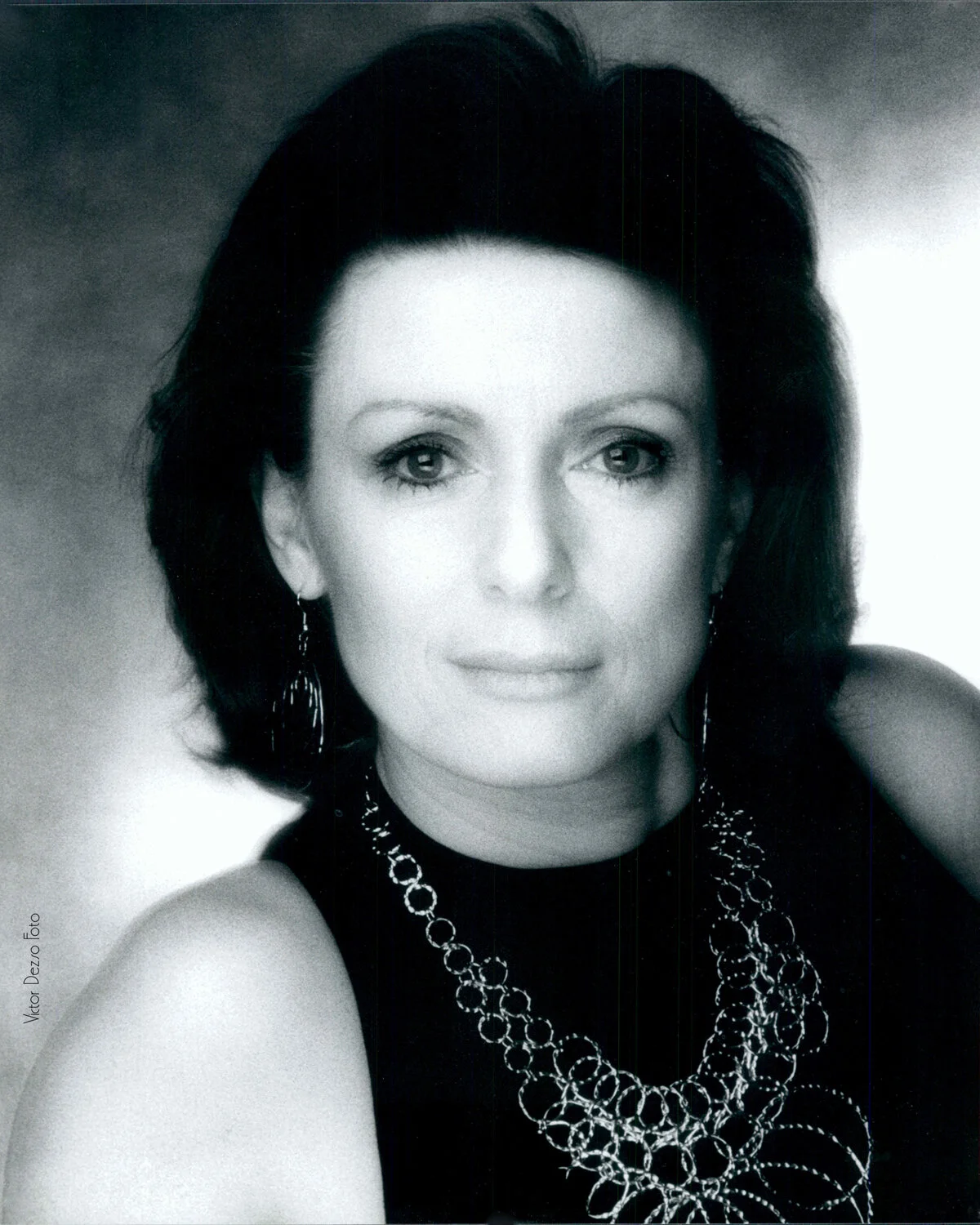 Anne Simms_4x5.jpg