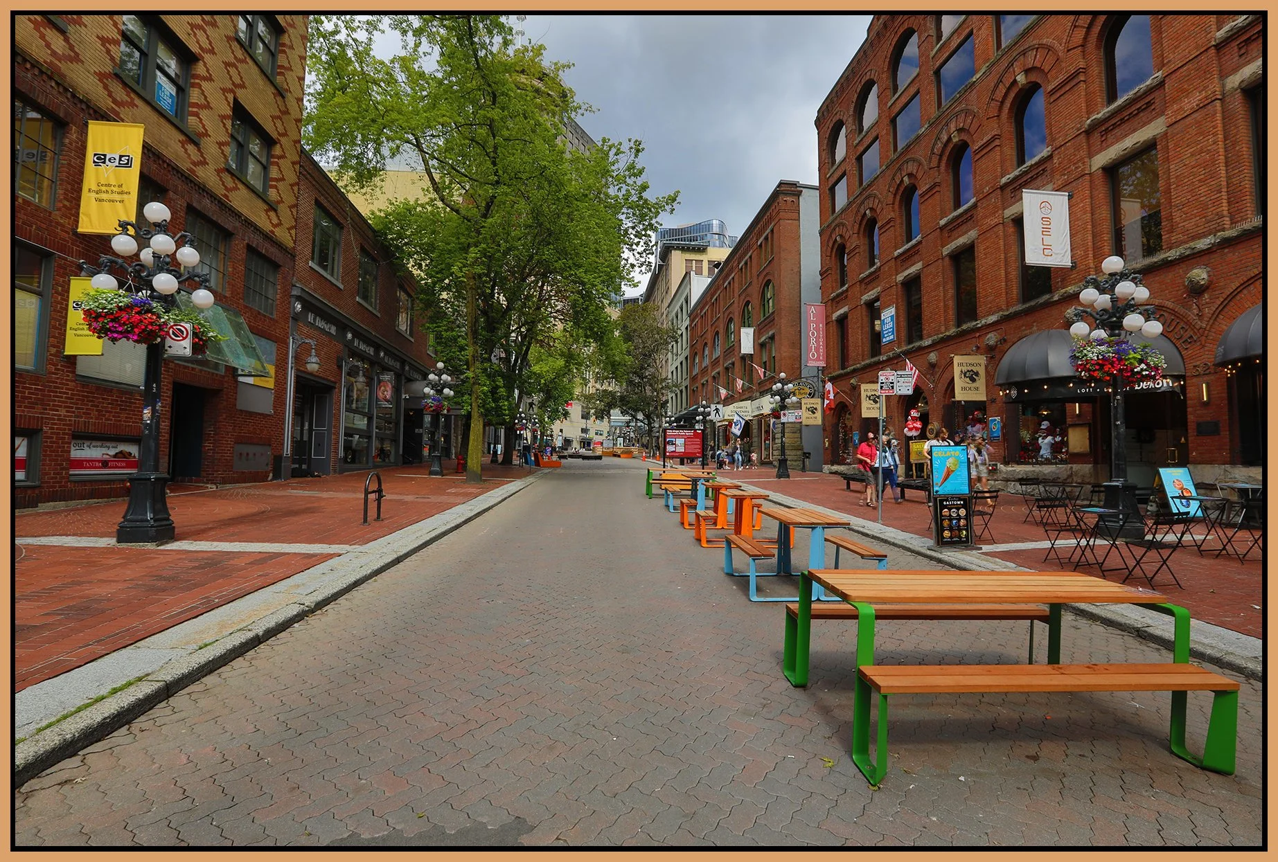 Gastown 320 Water St LkgW_Jun 30_2024_HDR_4J2256_4x6s.jpg
