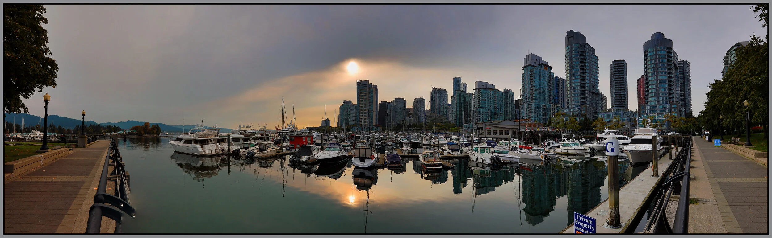 Coal Harbour Boats_Oct 1_2020_HDR_Pan_4G5843_1_peWL_4x13s.jpg