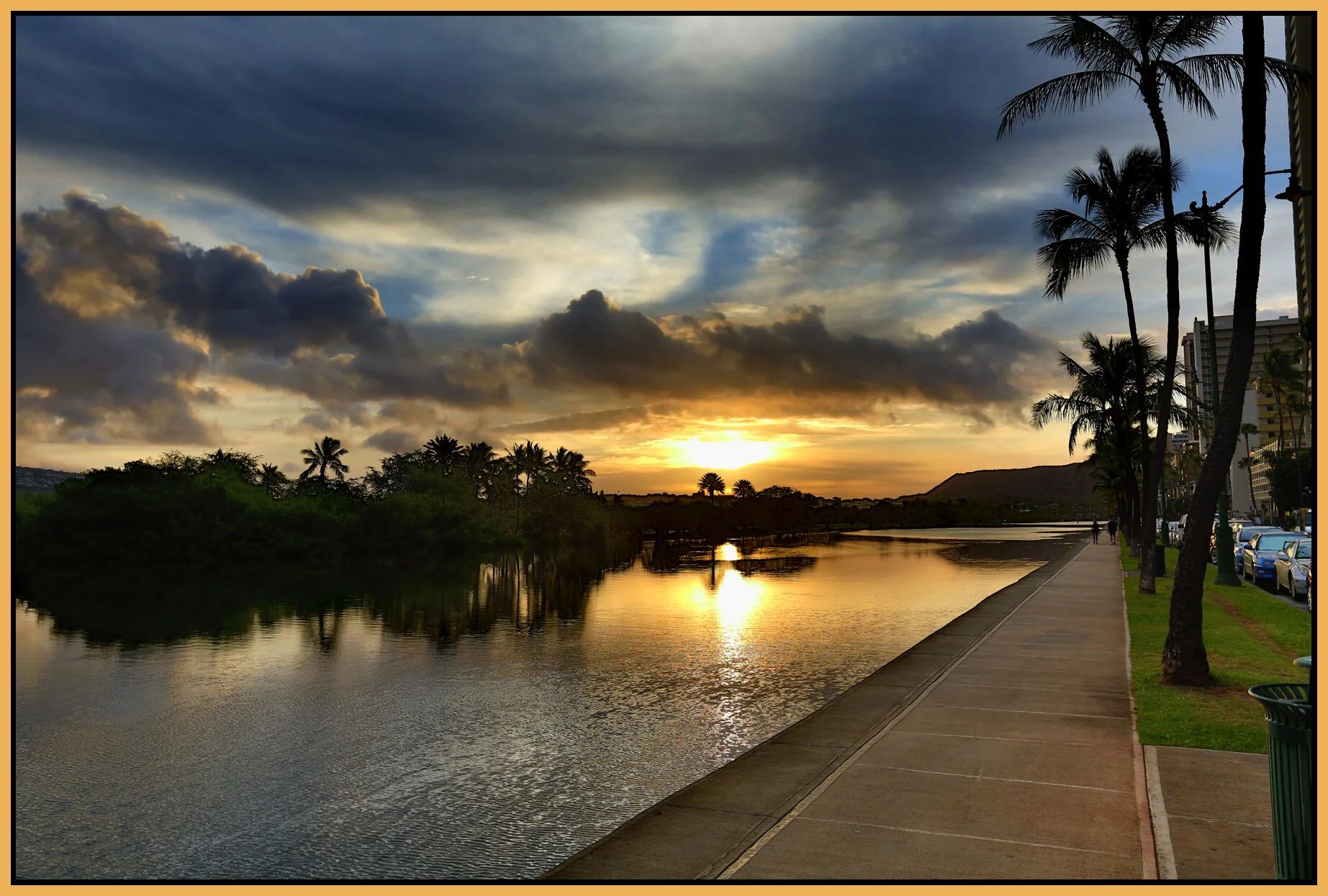 Hawaii_Nov 20_2012_HDR_C4054_4x6s.jpg
