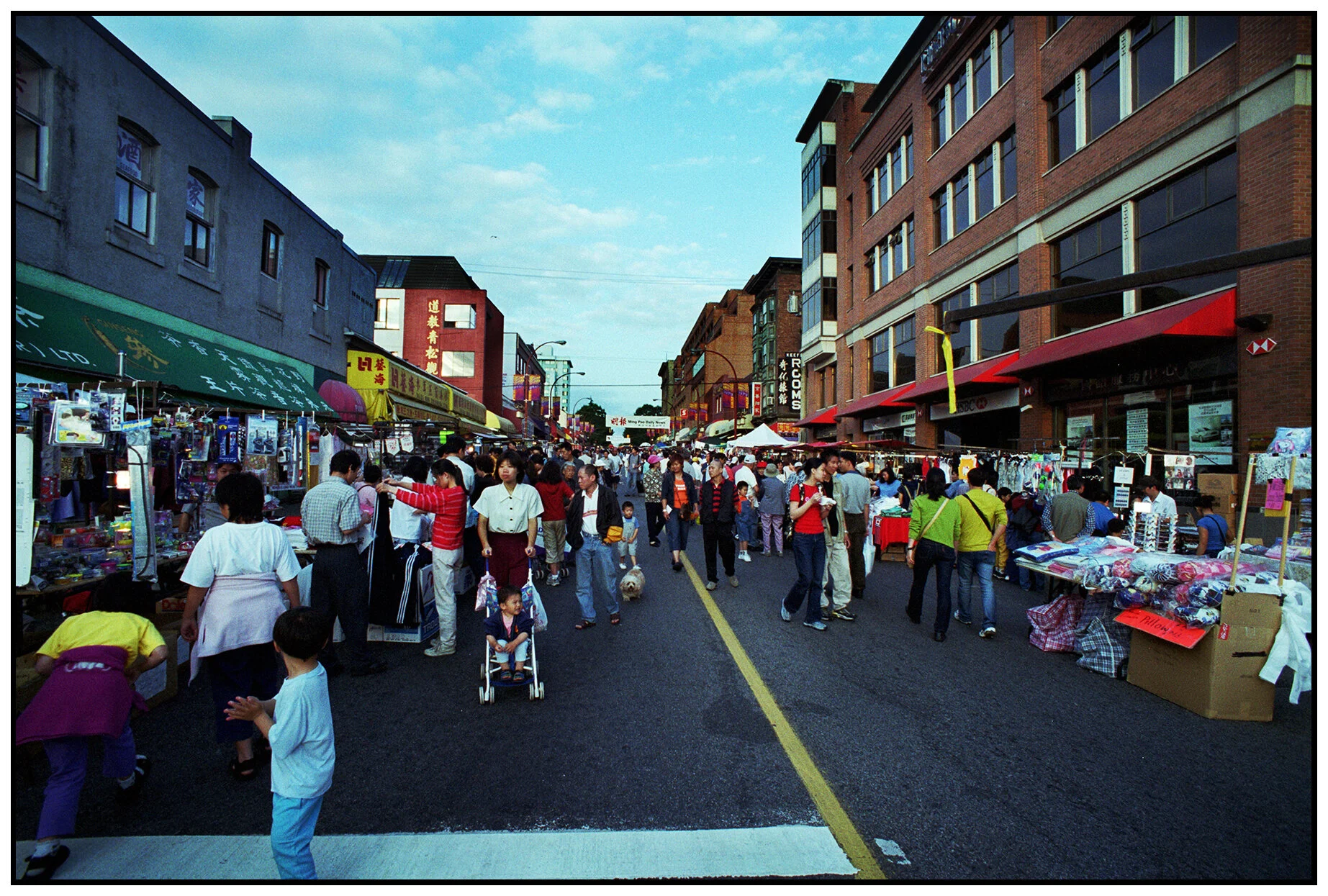 Chinatown_Aug 15_2001_1_4x6s.jpg