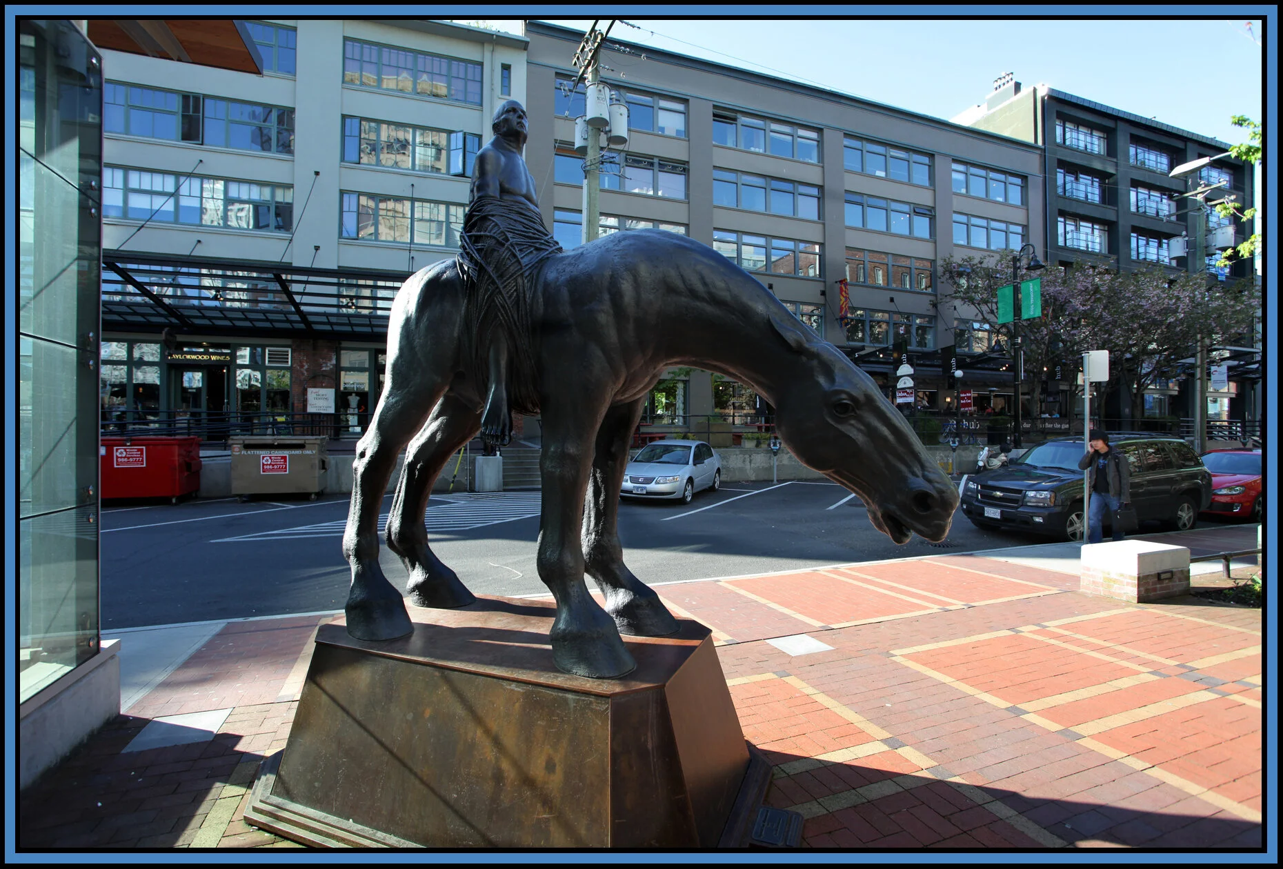 Yaletown Statue_Jan 4_2010_2096_4x6s.jpg