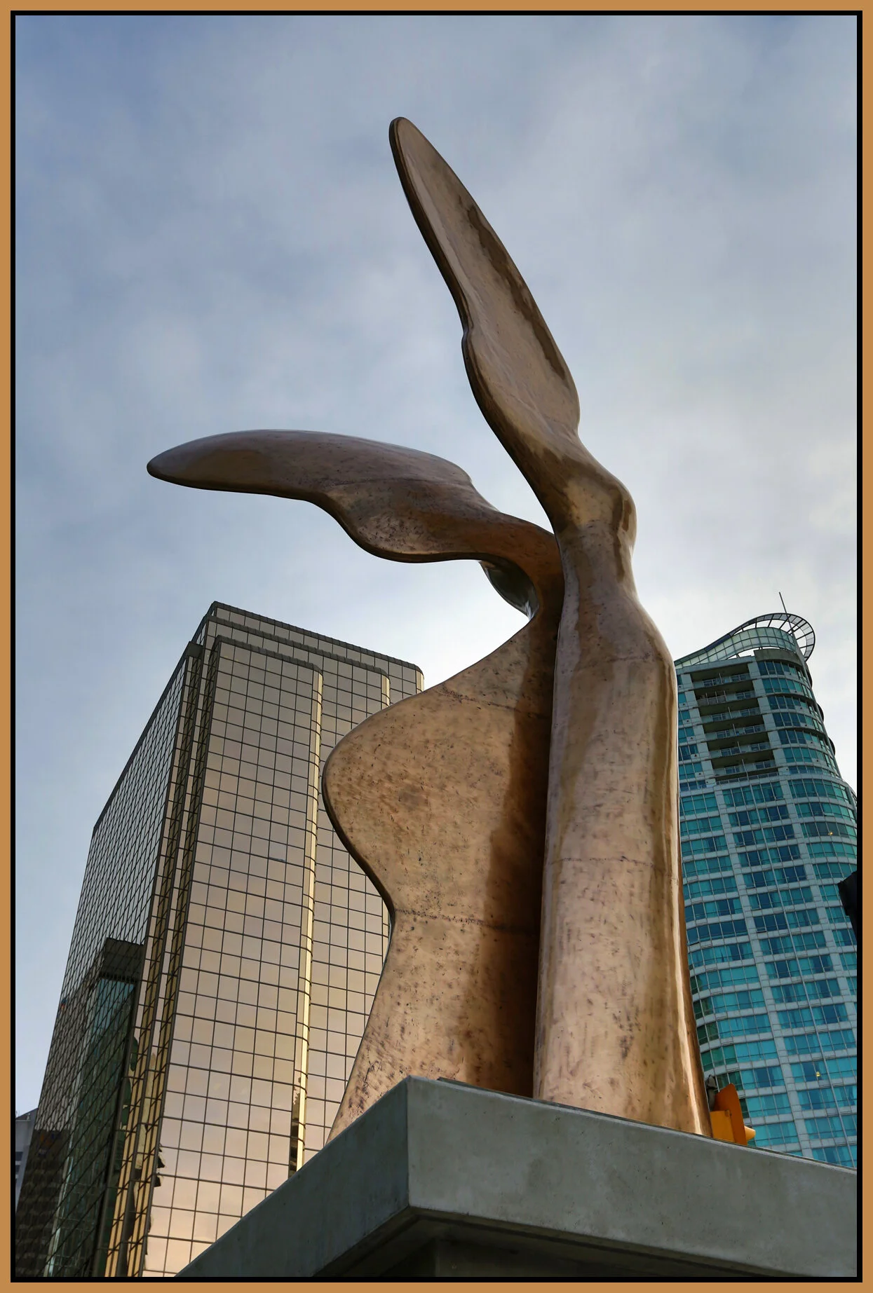 Cordova Statue Nike_Apr 26_2014_HDR_E6979_4x6s.jpg