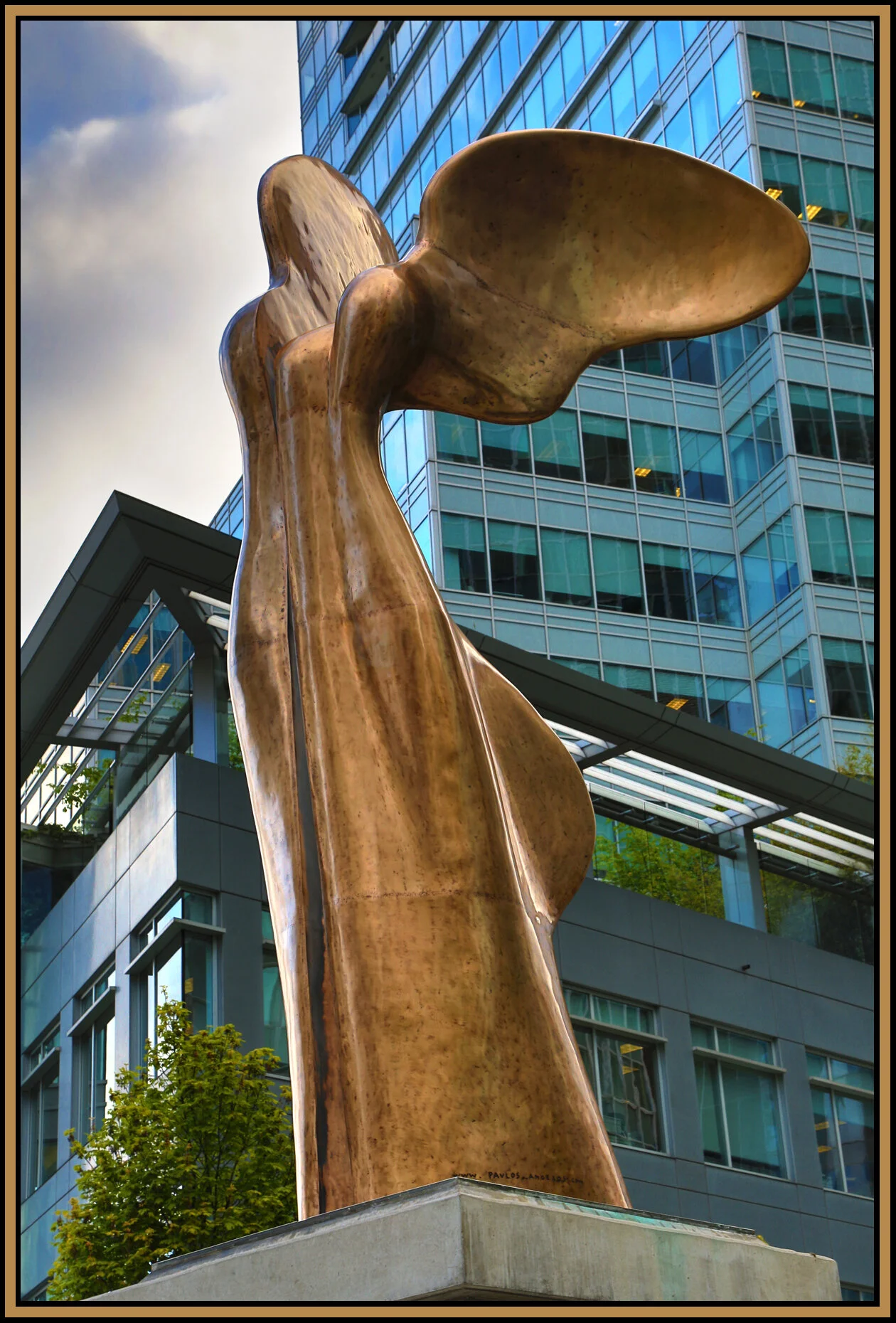Cordova Statue Nike_Apr 29_2014_HDR_E7482_4x6s.jpg
