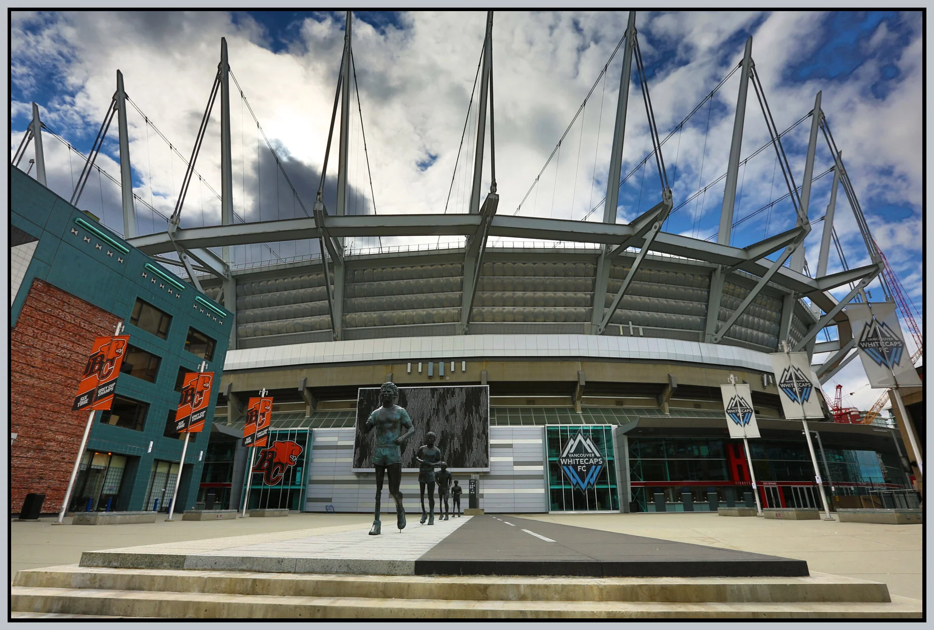 Tery Fox Art Stadium_Jun 9_2016_HDR_K9318_4x6s.jpg