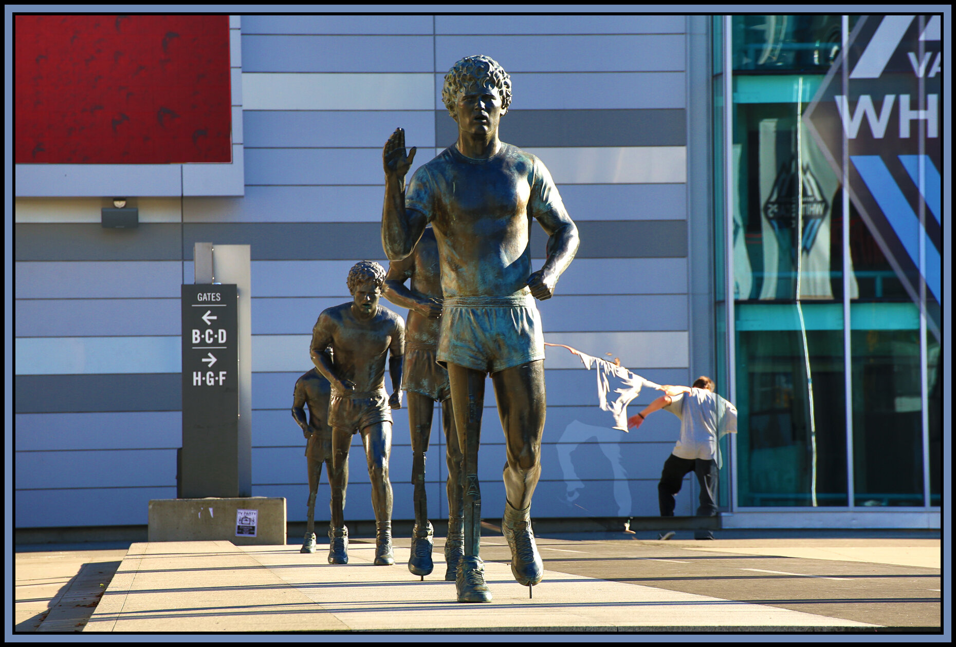 Terry Fox Statues_Nov 16_2014_HDR_F6701_4x6s.jpg