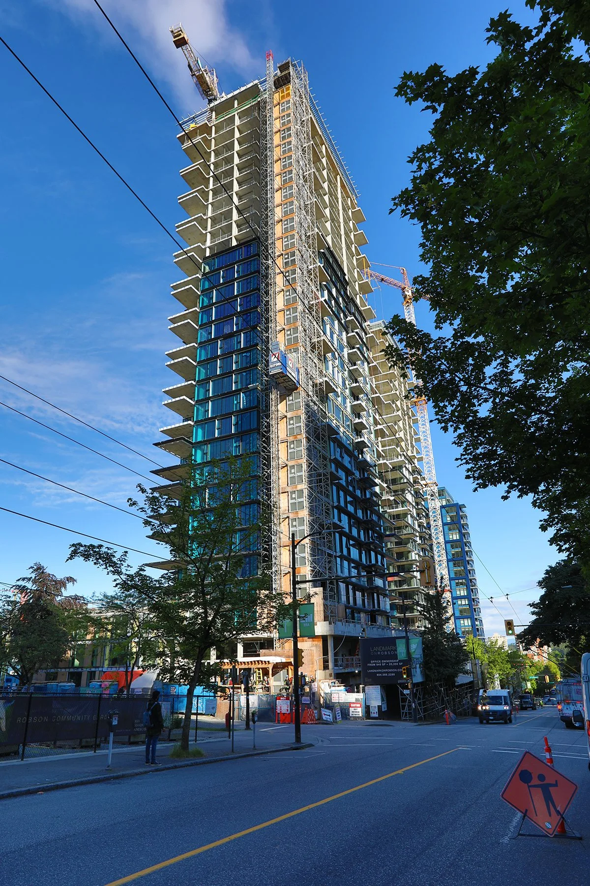 Robson Landmark Const_Jun 23_2022_HDR_5B7687_4x6.jpg