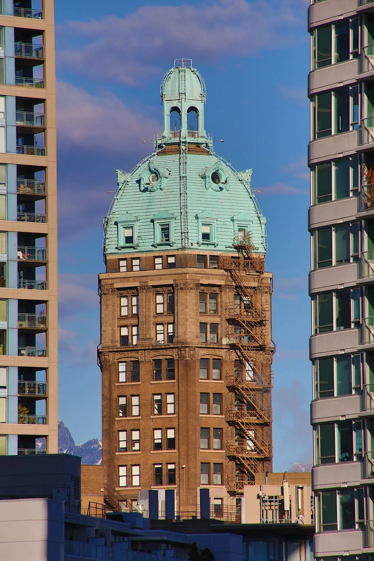 Sun Tower fro Viaduct_Nov 9_2015_HDR_H0366_4x6.jpg