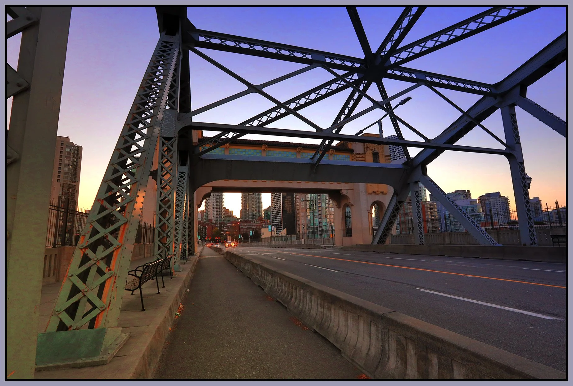 Burrard Bridge LkgN_Sep 8_2022_HDR_5B8063_peW&Cc_4x6s.jpg