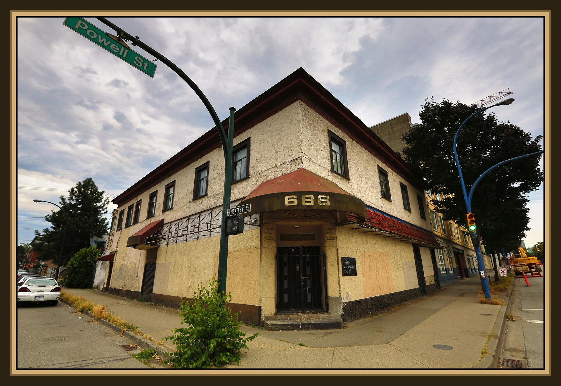 686 Powell St_Aug 10_2013_HDR_B2483s.jpg