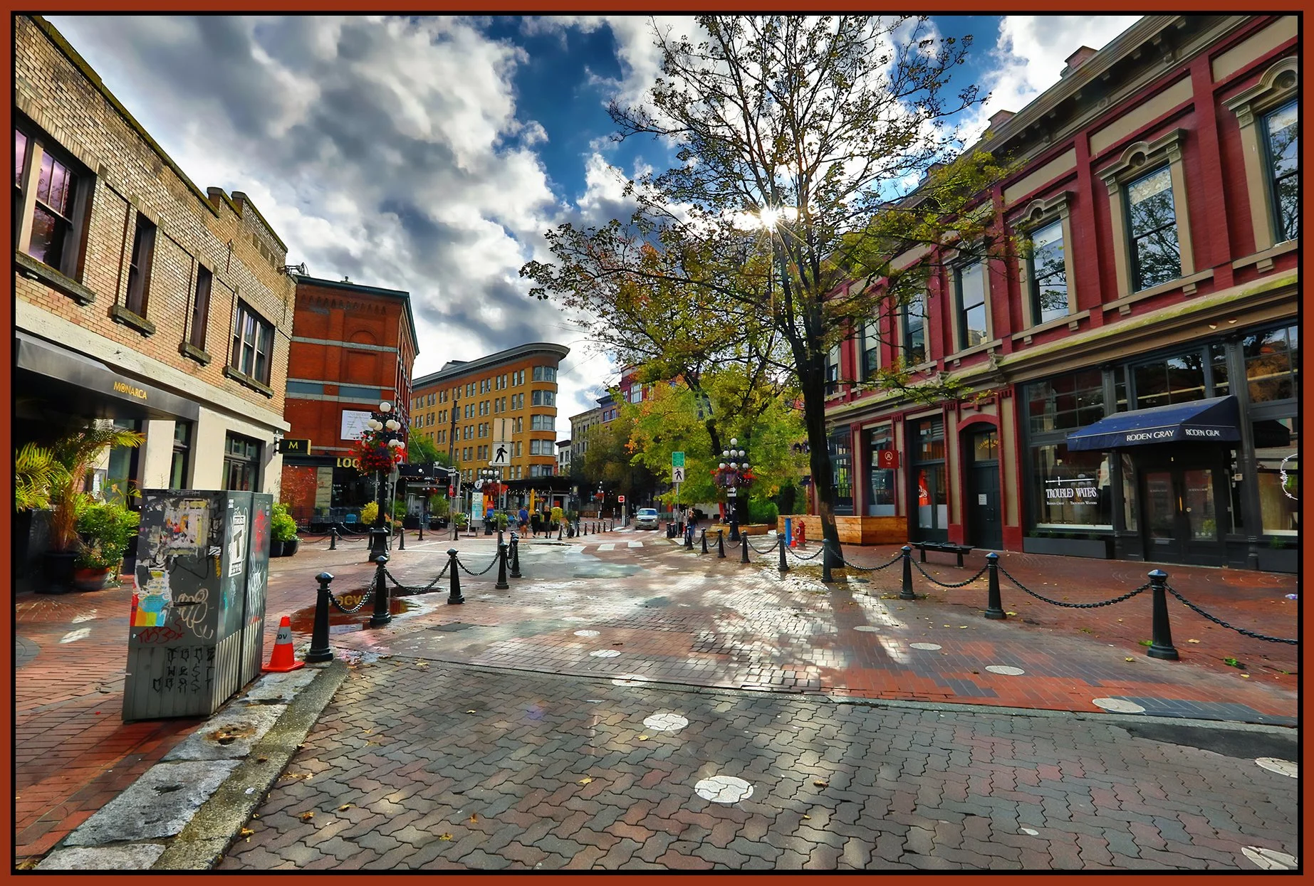 Gastown 011 Water St LkgE_Sep 30_2025_HDR_4K3811_peShdngCntrst_4x6s.jpg