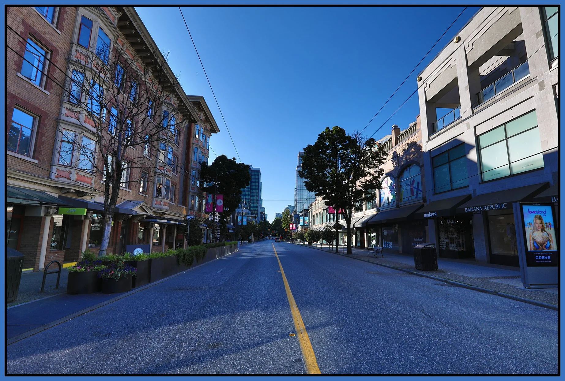 1099 Robson St LkgE_Jun 29_2025_HDR_4J7421_4x6s.jpg