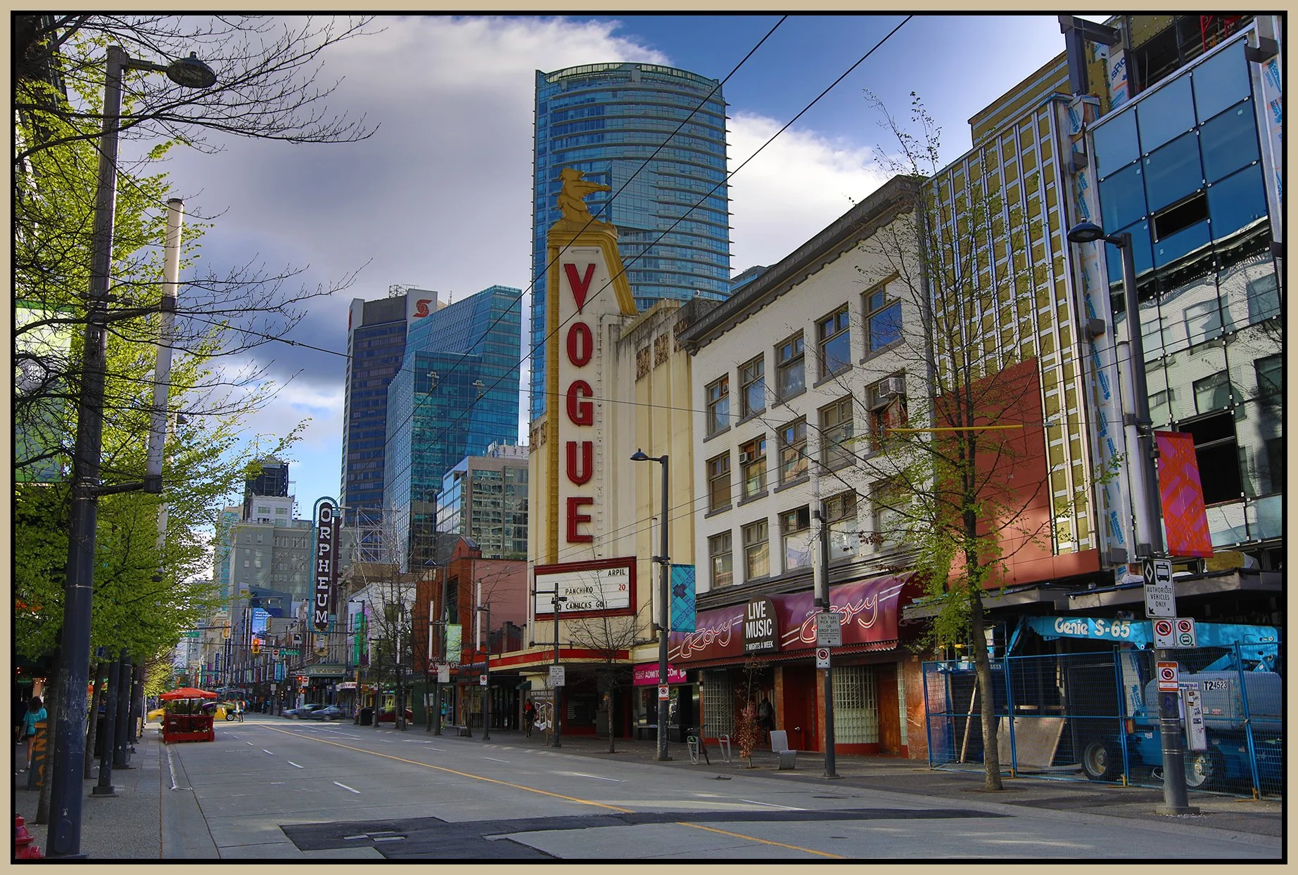 955 Granville St LkgN_Apt 21_2024_HDR_4H7162_4x6s.jpg