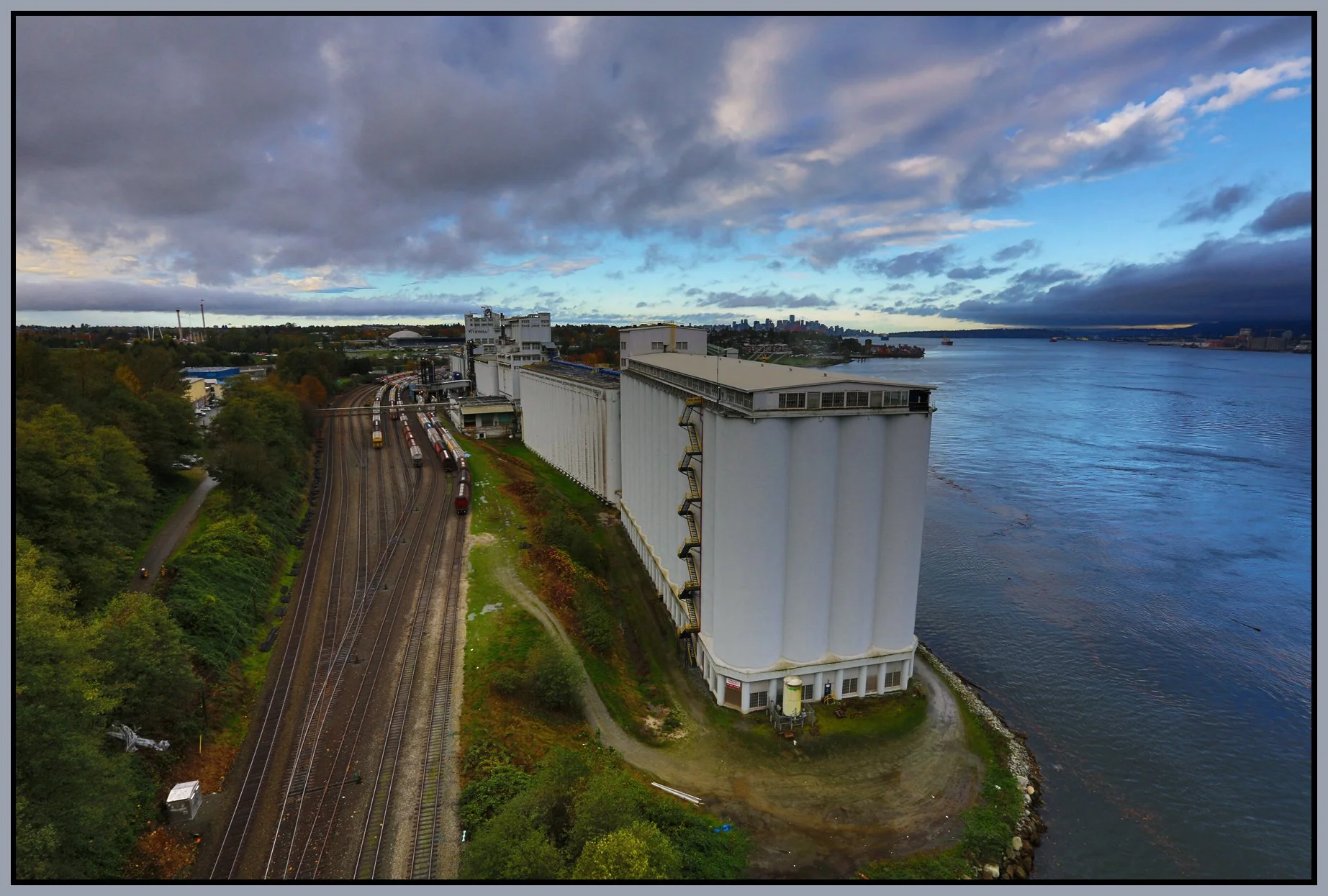 2nd Narrows Bg LkgW_Oct 22_2014_HDR_F8857_4x6s.jpg