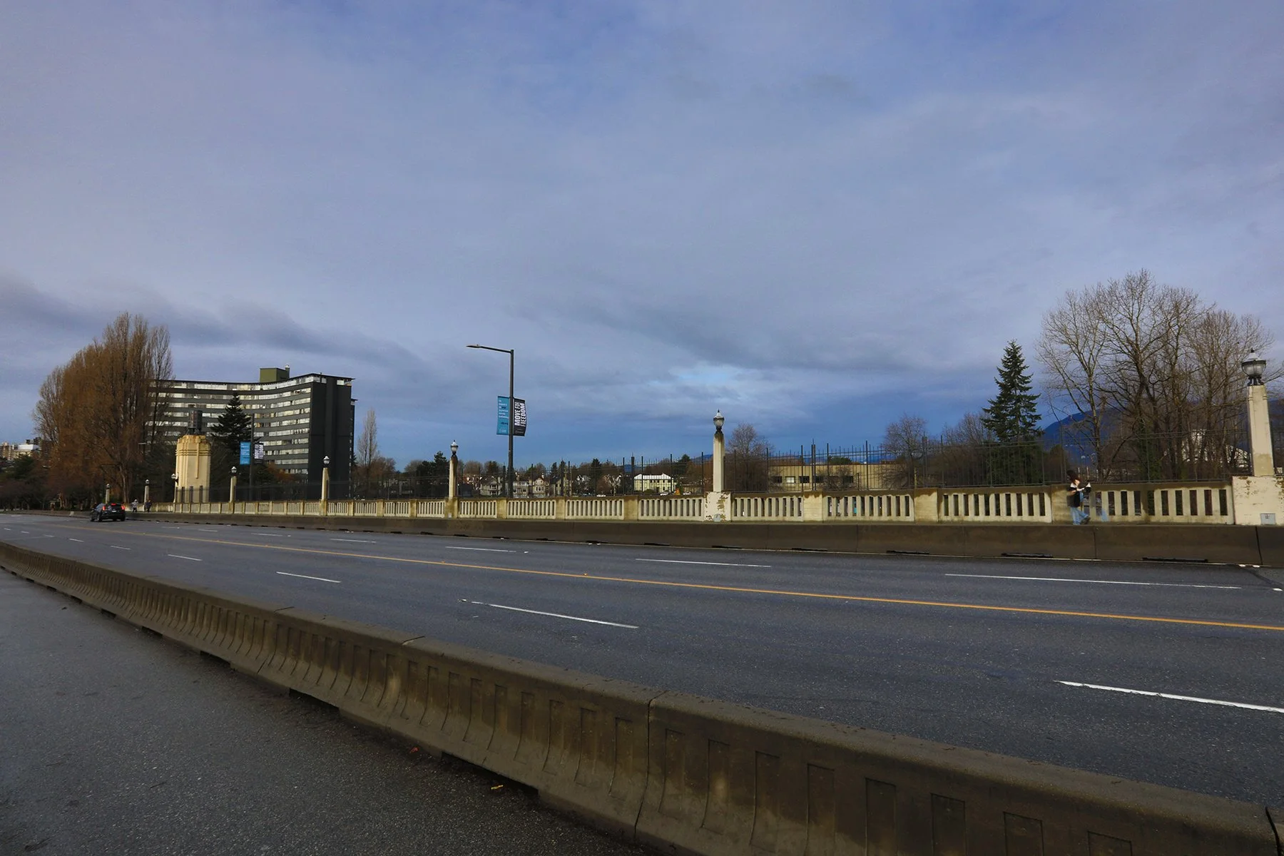 Burrard Bg LkgSW Const_Feb 5_2023_HDR_5D3618_4x6.jpg