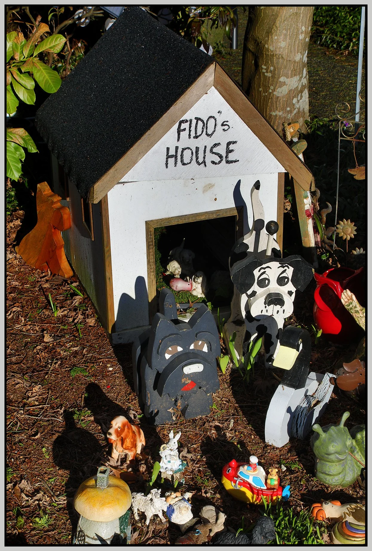 2715 Yale St Knick-Knacks_Feb 4_2024_HDR_5E3860_4x6s.jpg