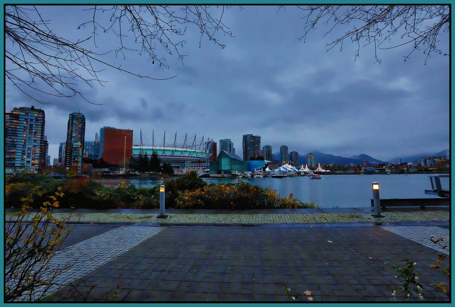 Vancouver from The Village_Nov 24_2024_HDR_5E5648_peShdngCntrst_4x6s.jpg