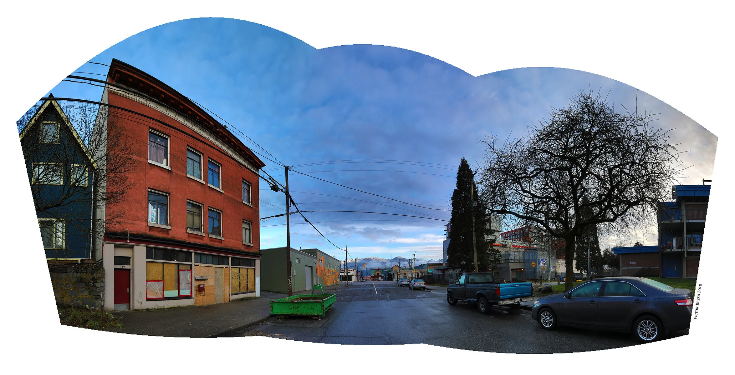 425 Campbell Strathcona_Mar 3_2018_HDR_Pan_C8994_4x9s.jpg