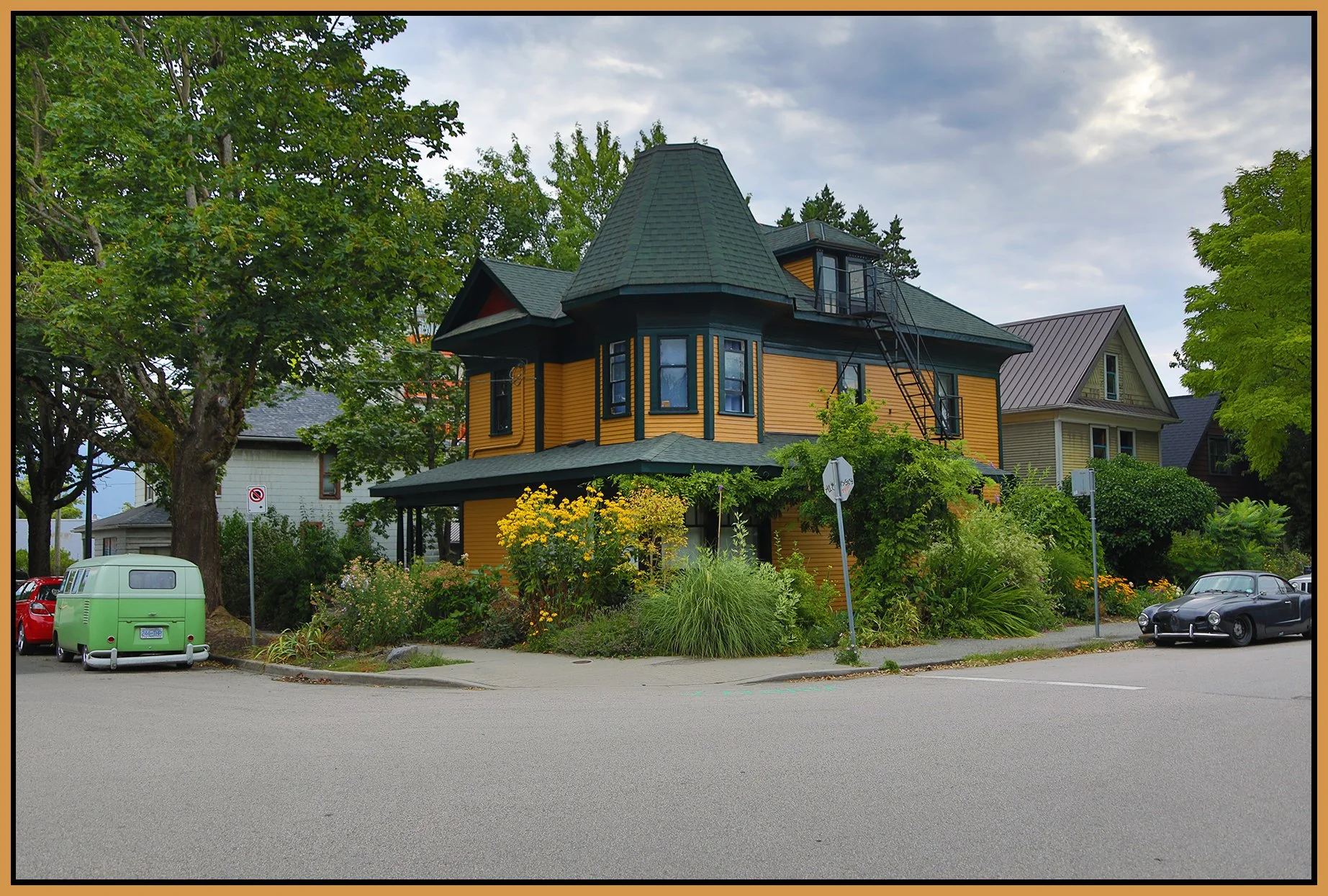 476 Heatley St_Aug 10_2022_HDR_4H1763_4x6s.jpg