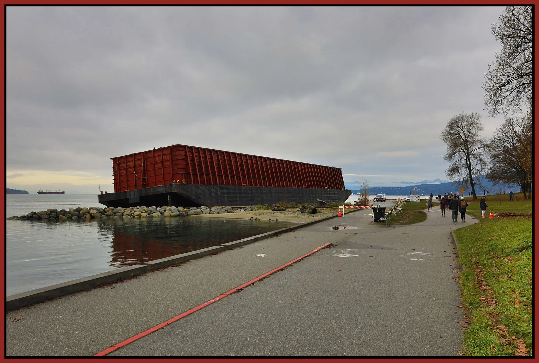 English Bay Barge LkgW_Nov 20_2021_HDR_5A1064_4x6s.jpg