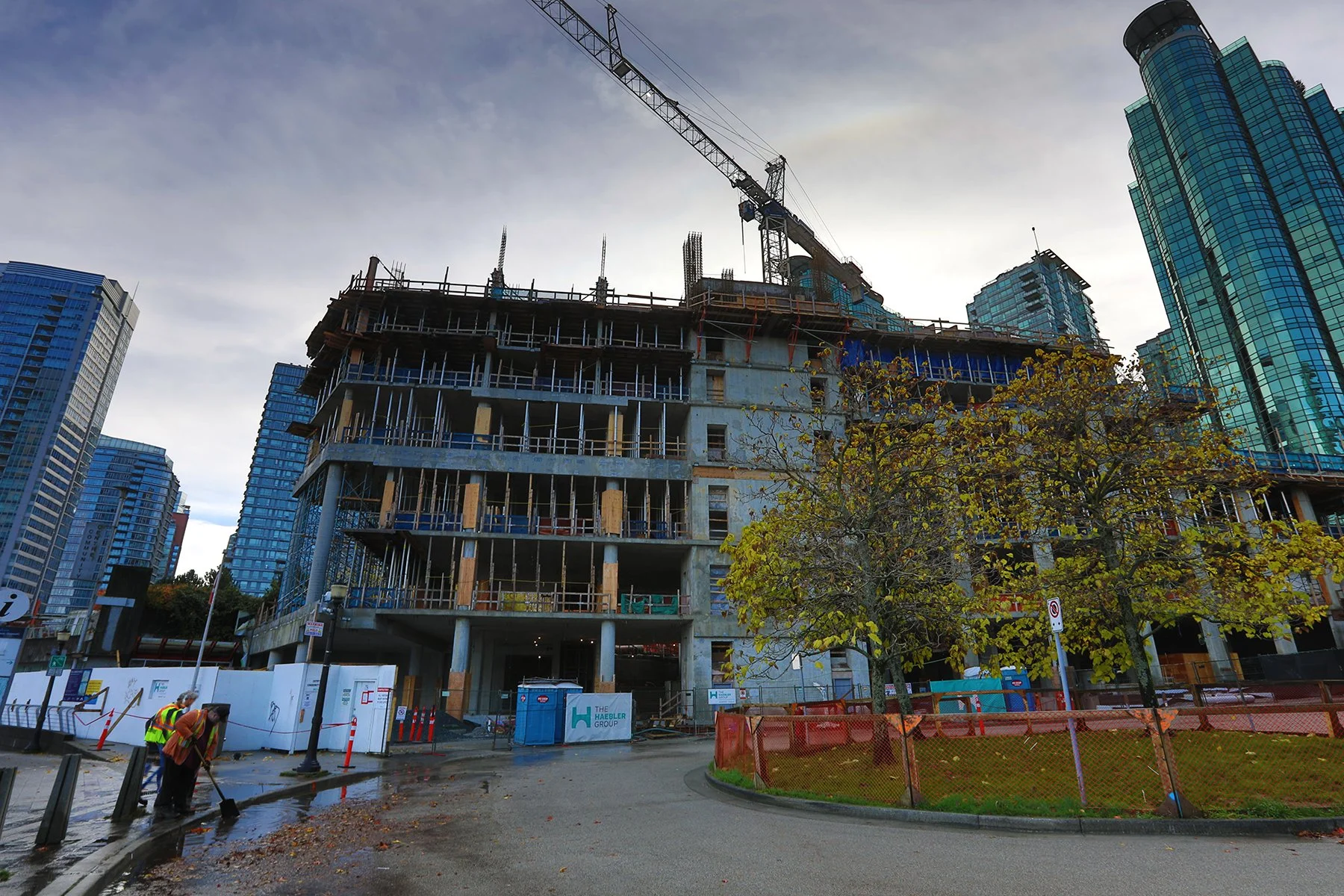 Coal Harbour Const_Nov 12_2023_HDR_5C9508_peHdr20135C9528_4x6.jpg