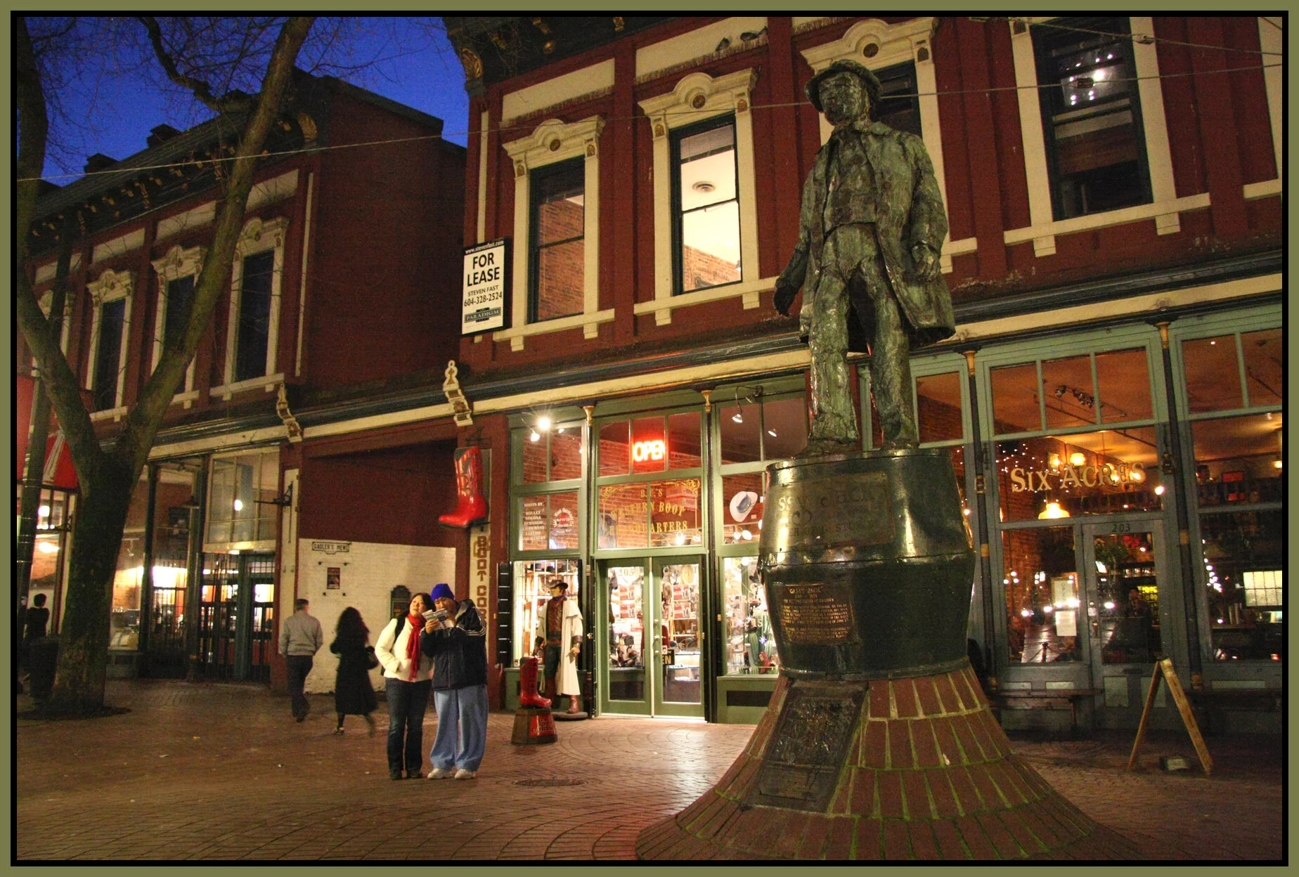 Gastown Gassy Jack_Dec 20_2007_9897_4x6s.jpg