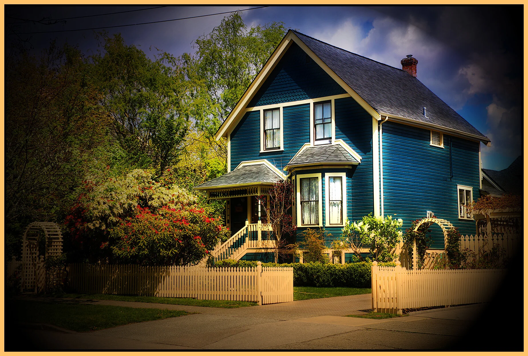 336 3rd Ave New West_Apr 29_2019_HDR_E6516_peSat&Glo-IntnSunst_4x6s.jpg