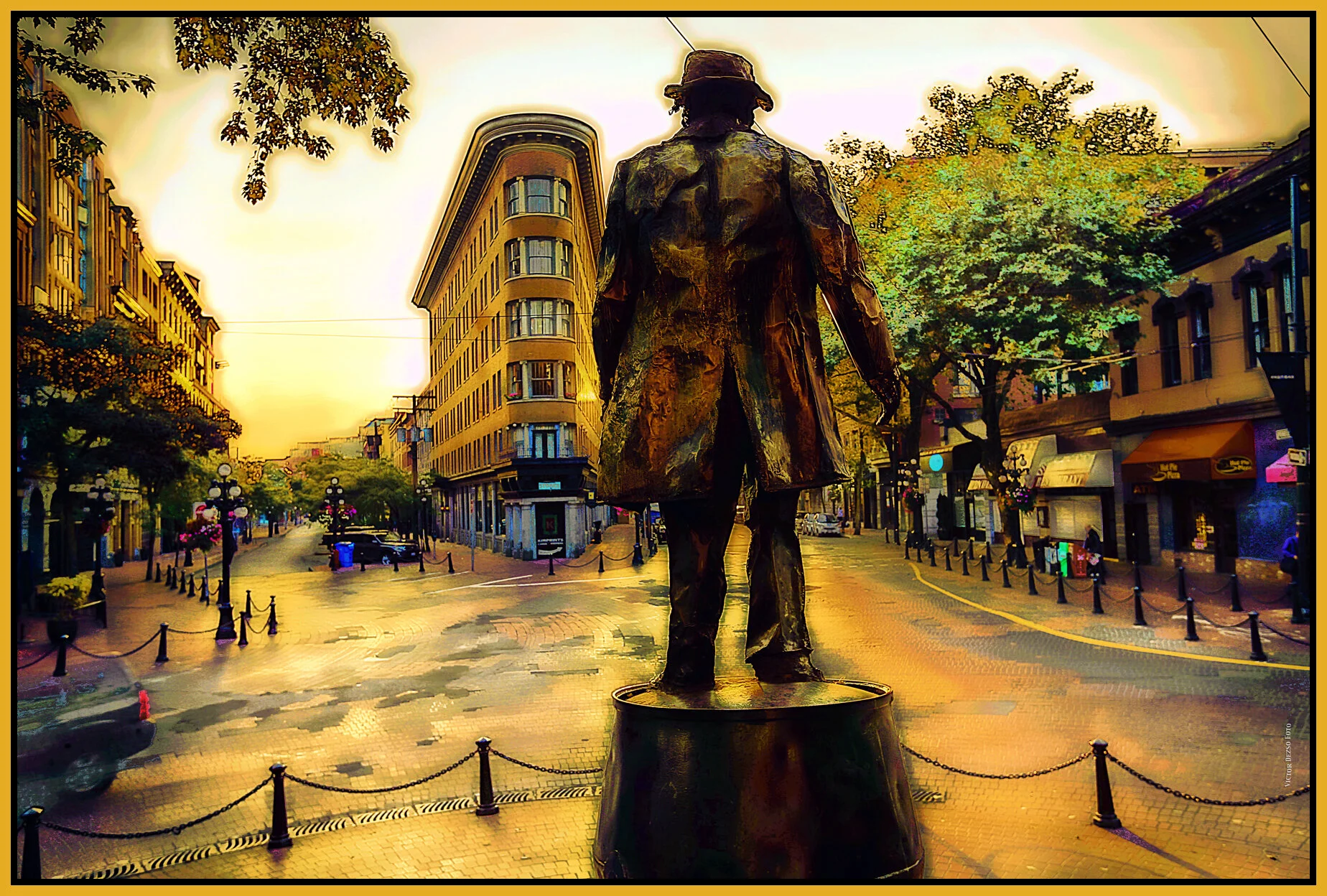 Gastown_Sep 14_2012_HDR_C0452_peLomoSHHRGM_4x6s.jpg