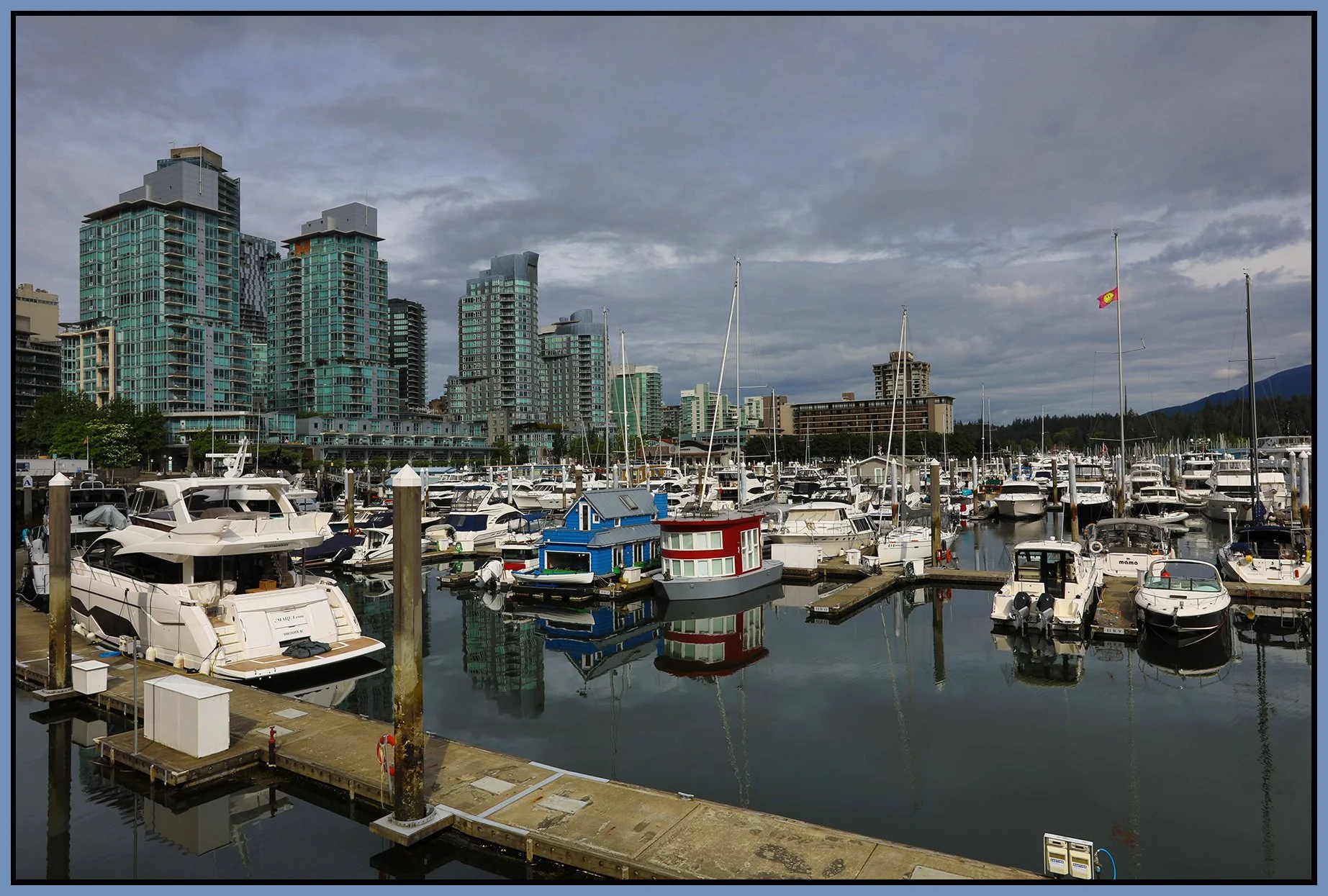 Coal Harbour W Boats_Jul 9_2022_HDR_5B0181_4x6s.jpg