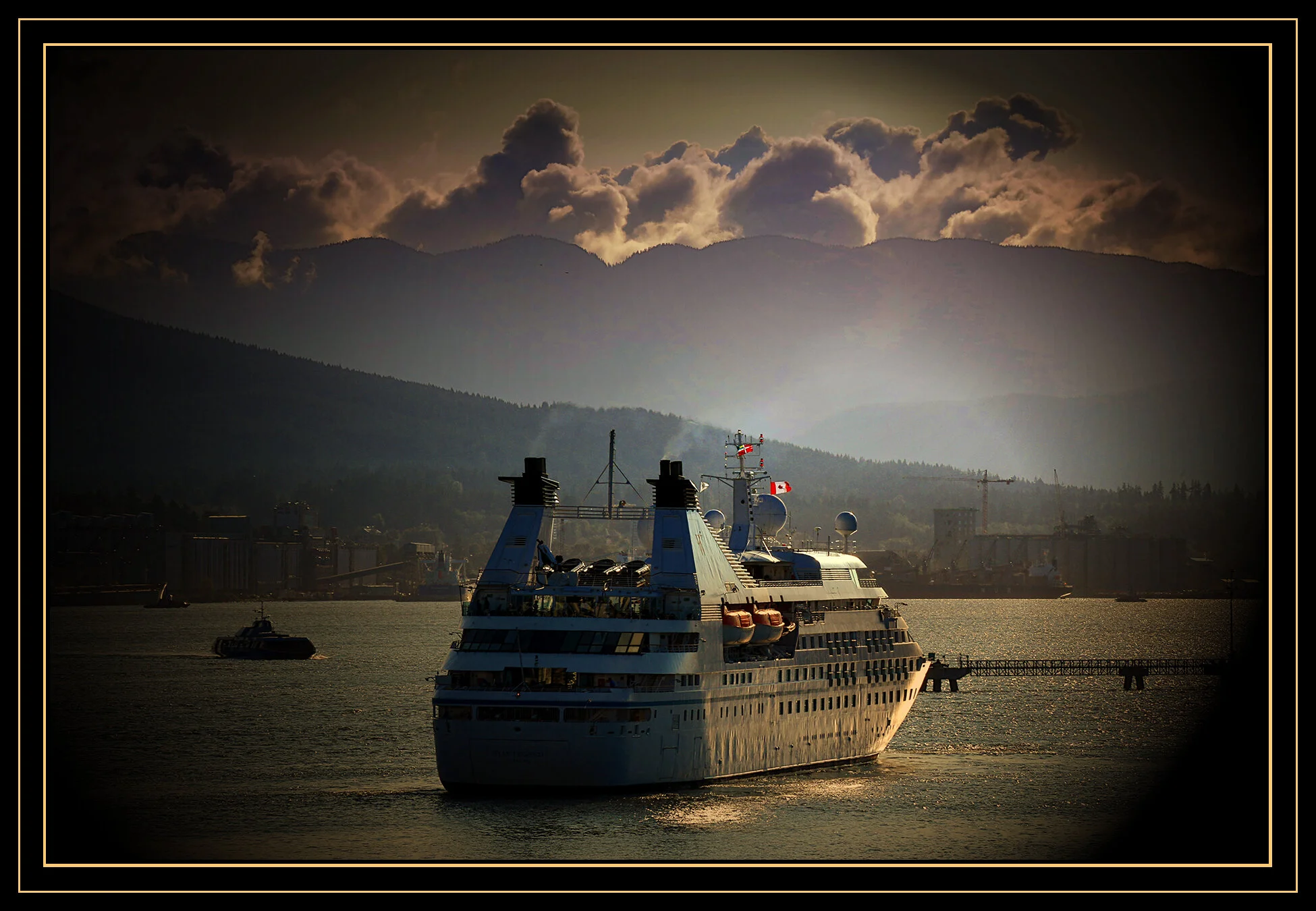 Vancouver Harbour Ship_Jul 18_2019_HDR_E9191_peIntnSunst_4x6s.jpg
