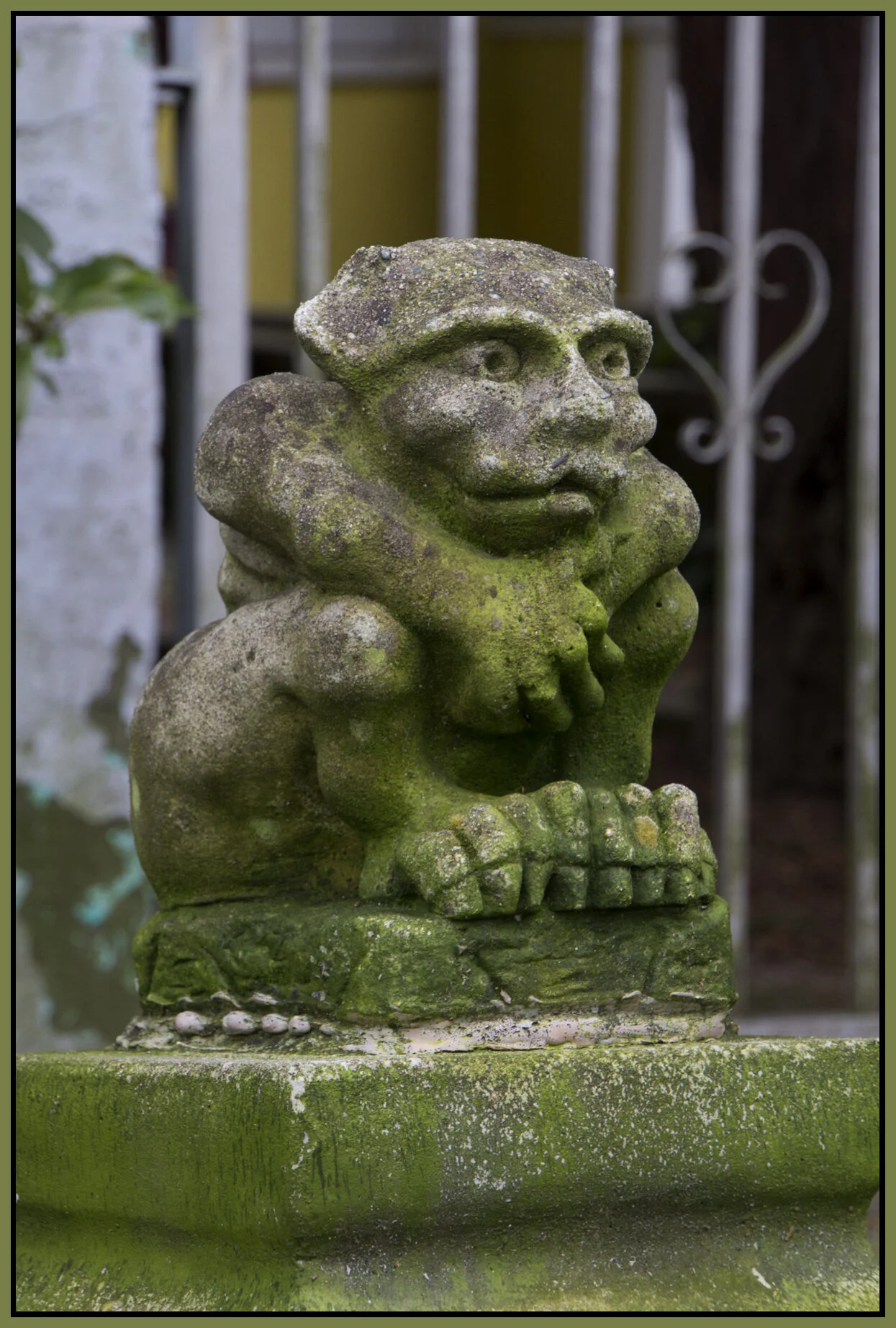 Strathcona Statue_March 17_2011_3736_4x6s.jpg