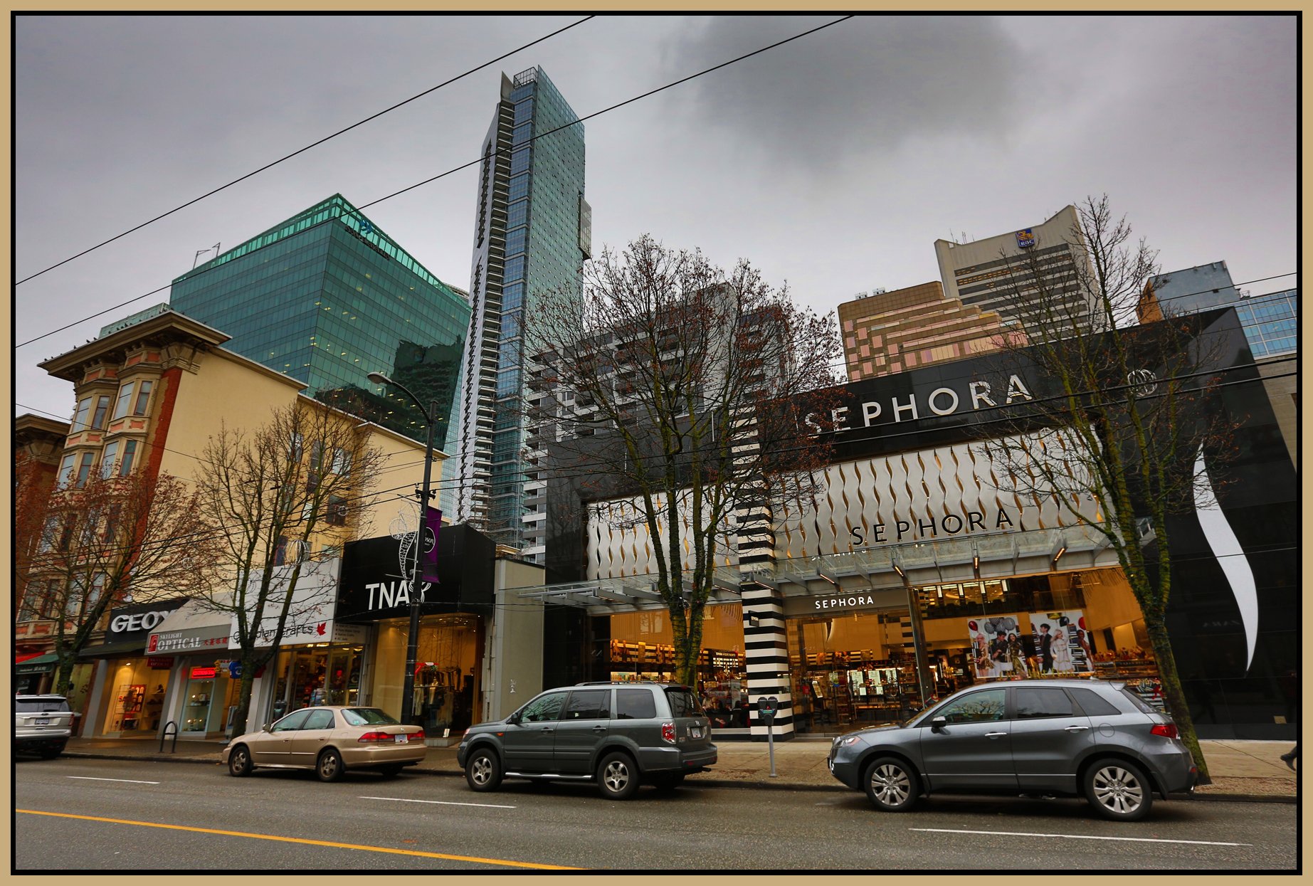 Robson St_Dec 20_2015_HDR_H9832_4x6s.jpg