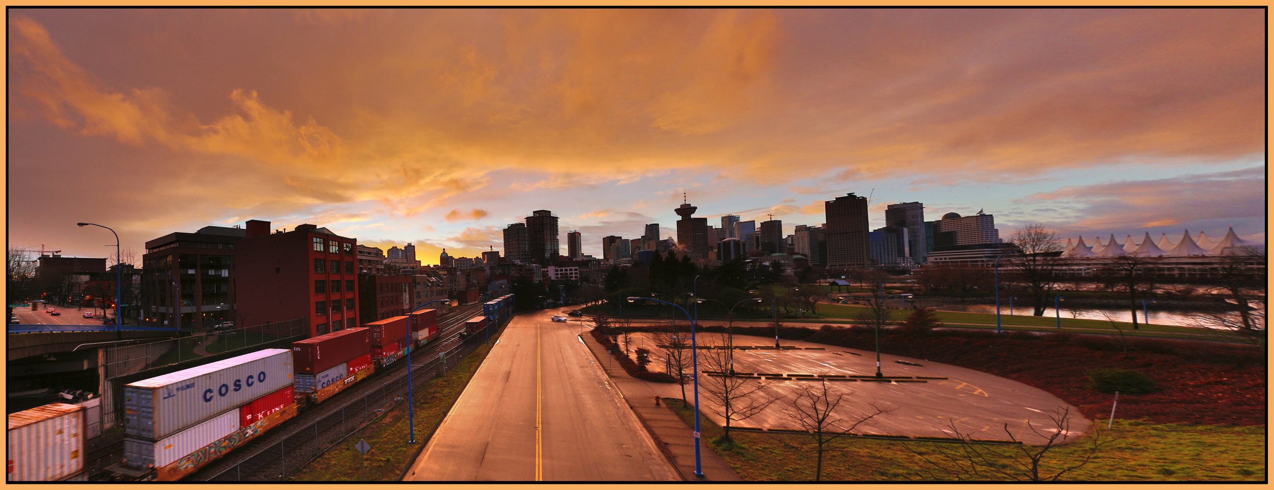 MainStRampLkgW_Dec 27_2014_HDR_Pan_F4076_4x10s.jpg