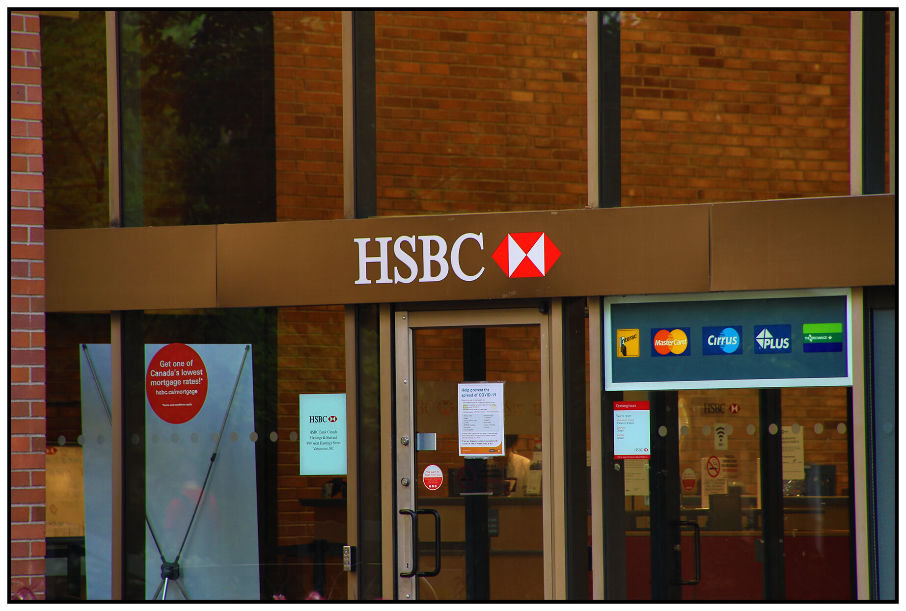 HSBC Sign_Aug 3_2021_HDR_5A7437_4x6s.jpg