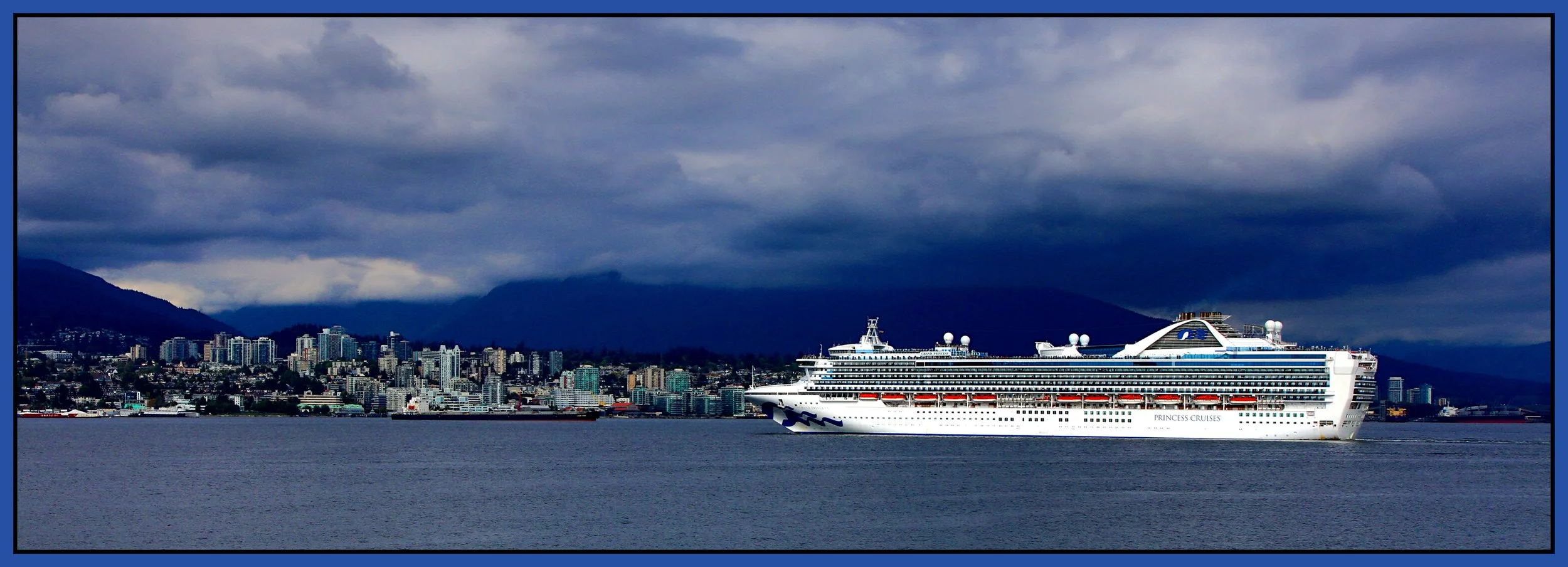 Princess Cruises in Coal Harbour_Sep 11_2024_HDR_4J3934Pan_peExtremeCntrst_4x12s.jpg
