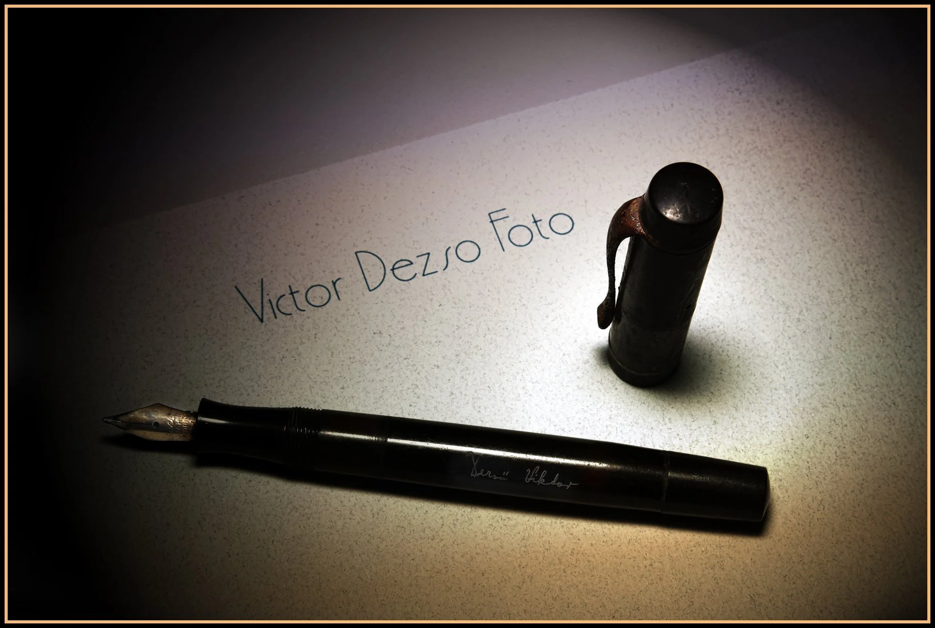 Viktor Dezso Pen_Nov 13_2016_A8142_peIntnsSunst_4x6s.jpg