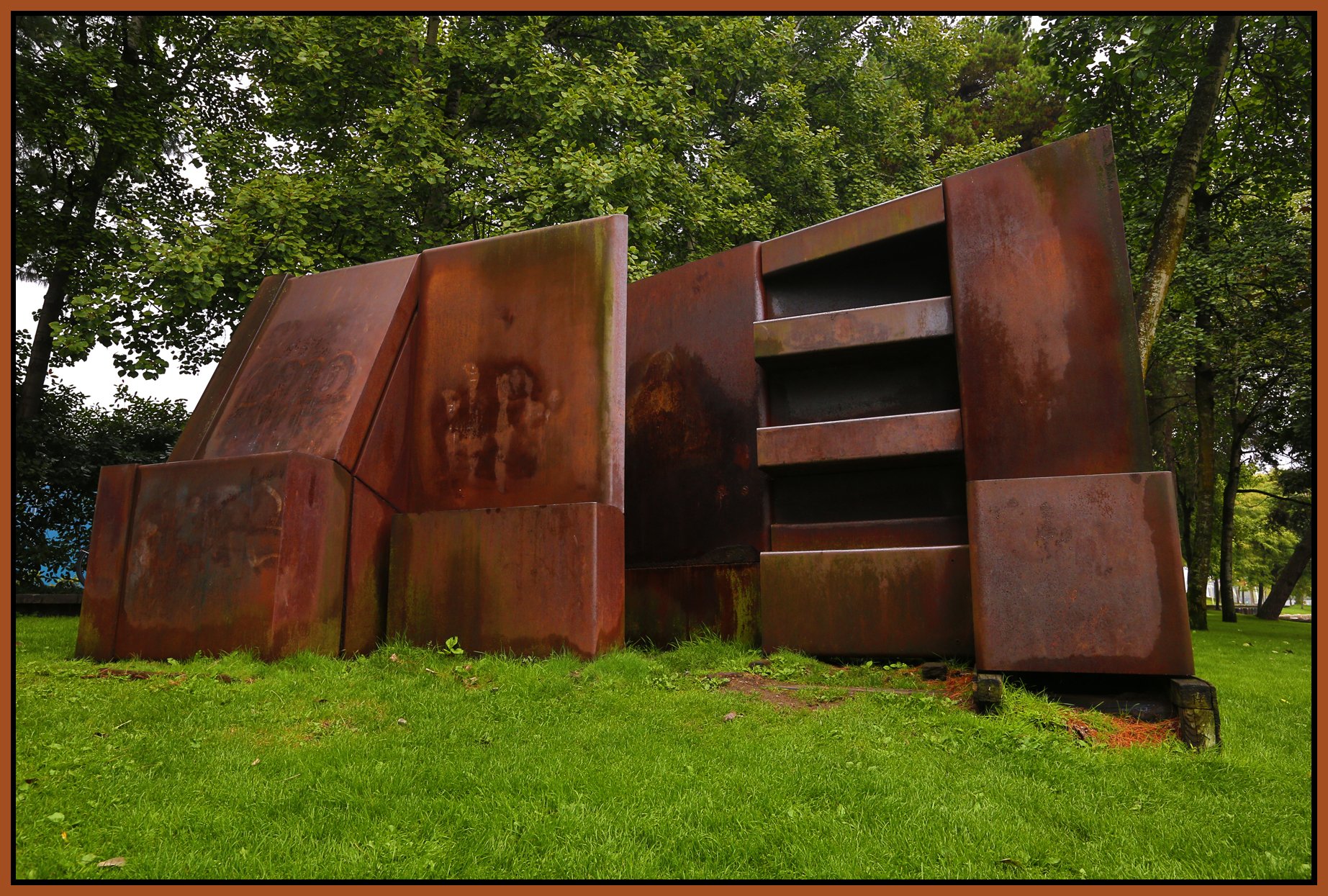 GrIs Sculpture_Sep 15_2013_HDR_B5936_4x6s.jpg