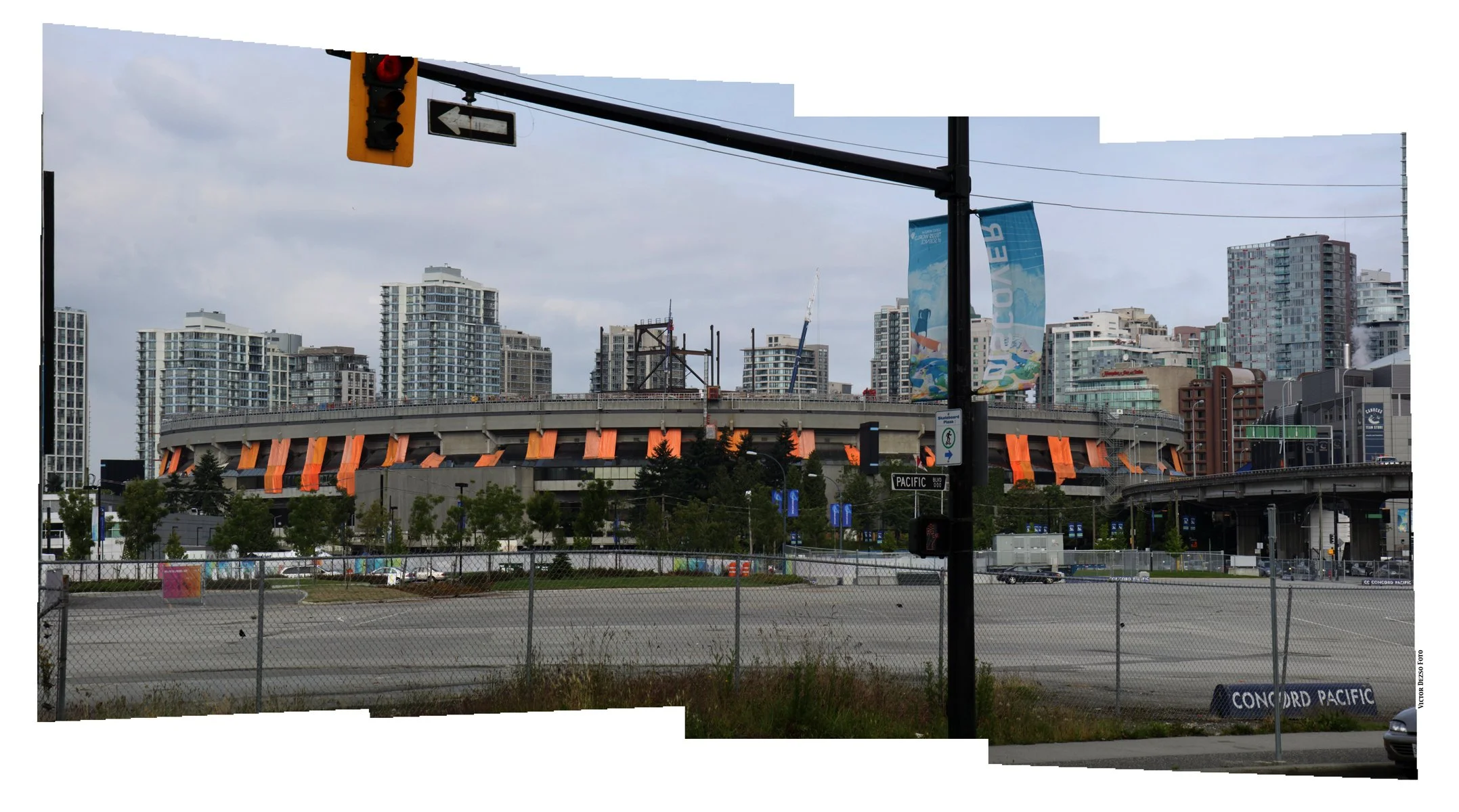 Stadium Constr_June 20_2010_Pan_6291_4x7s.jpg