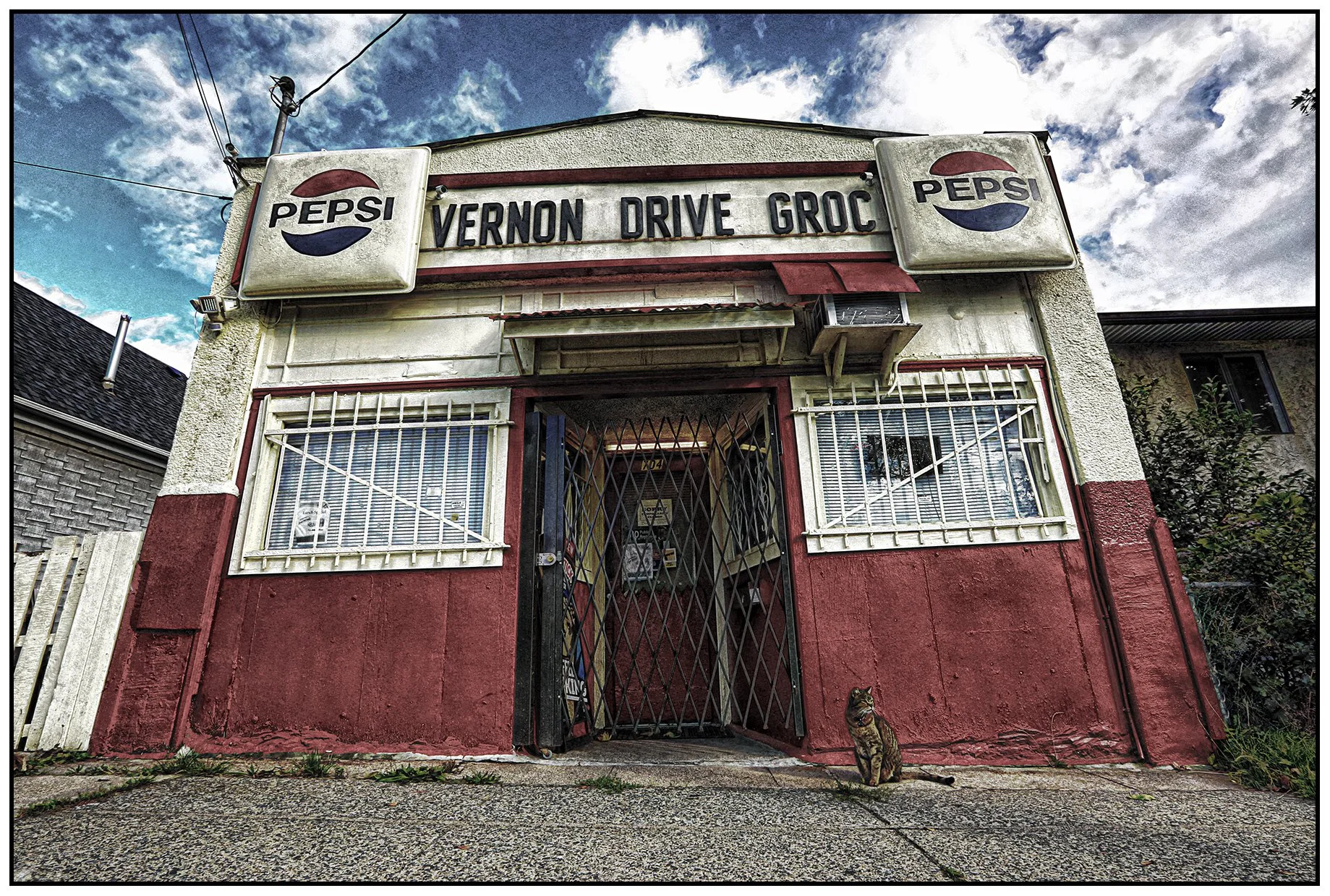 704 Vernon Drive Groc_Sep 25_2020_HDR_4G4663_peCrossILL_LightPncl_4x6_1s.jpg