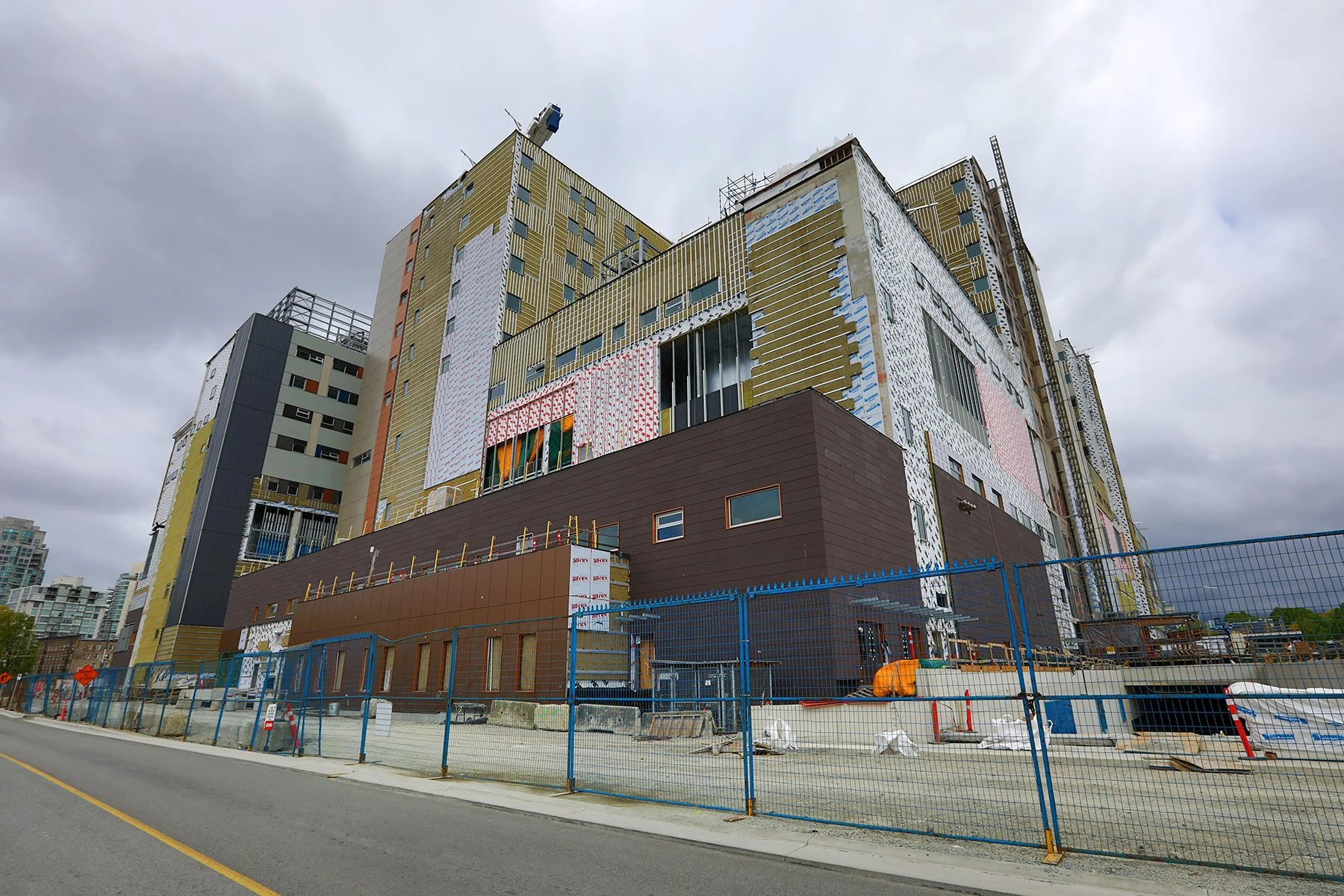 New St.Paul's Hospital Const_Apr 27_2025_HDR_5F2457_4x6.jpg