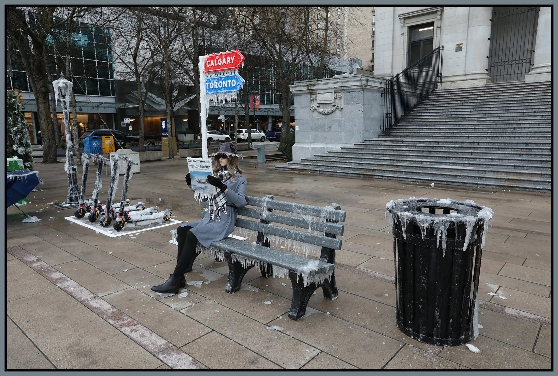 Robson Square Bench_Feb 2_2024_HDR_4H2160_4x6s.jpg
