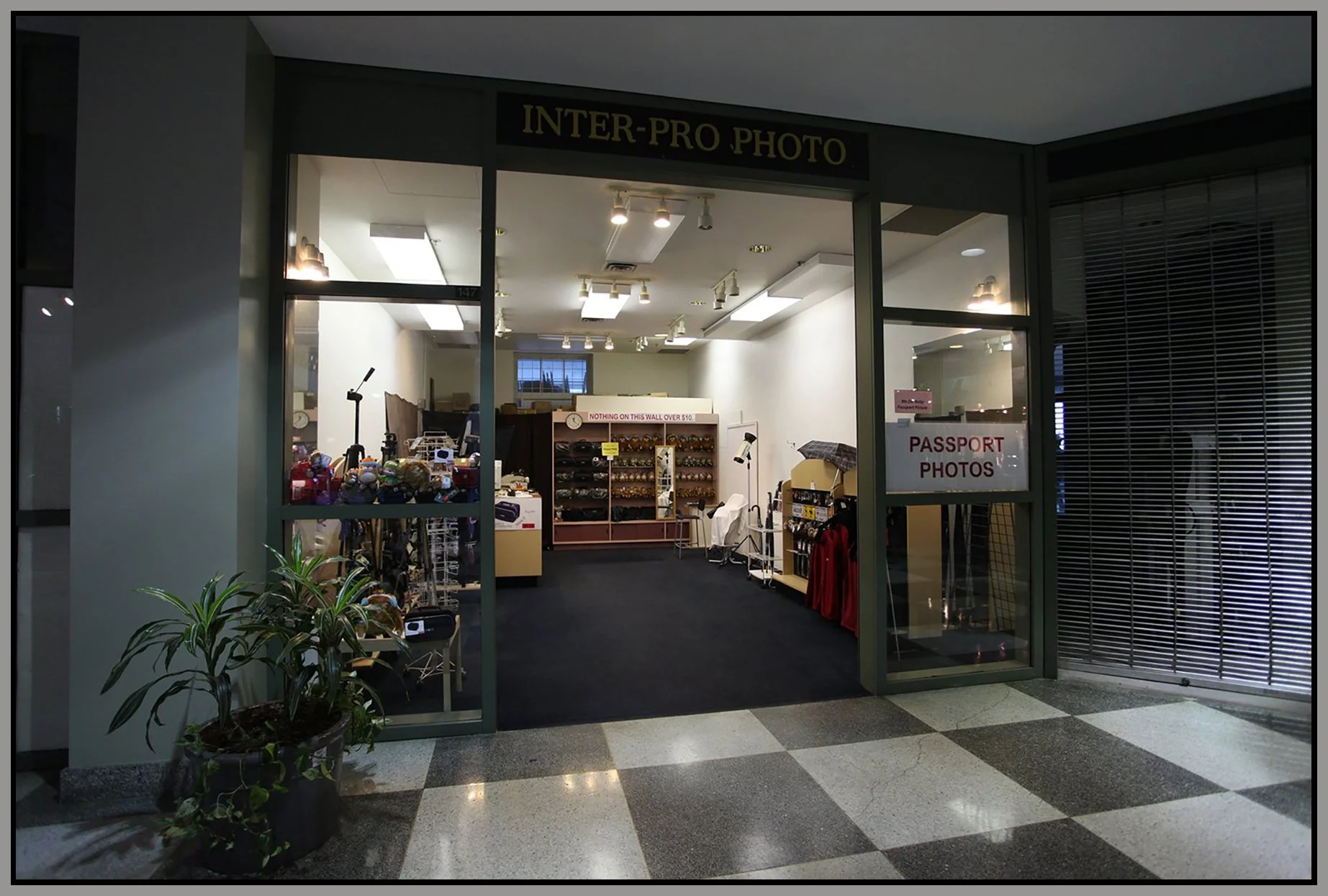 Gastownphoto in Sinclair_Ctr_Feb_6_2012_9734_4x6s.jpg